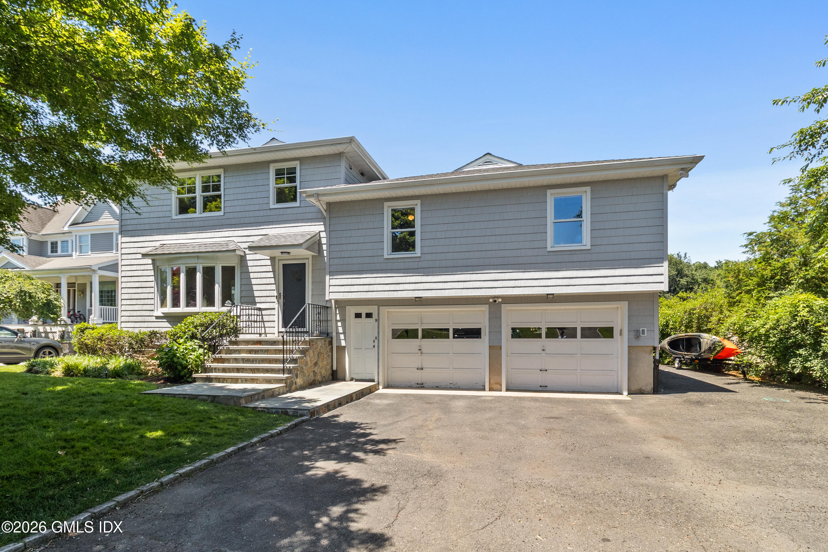 9 Deluca Drive