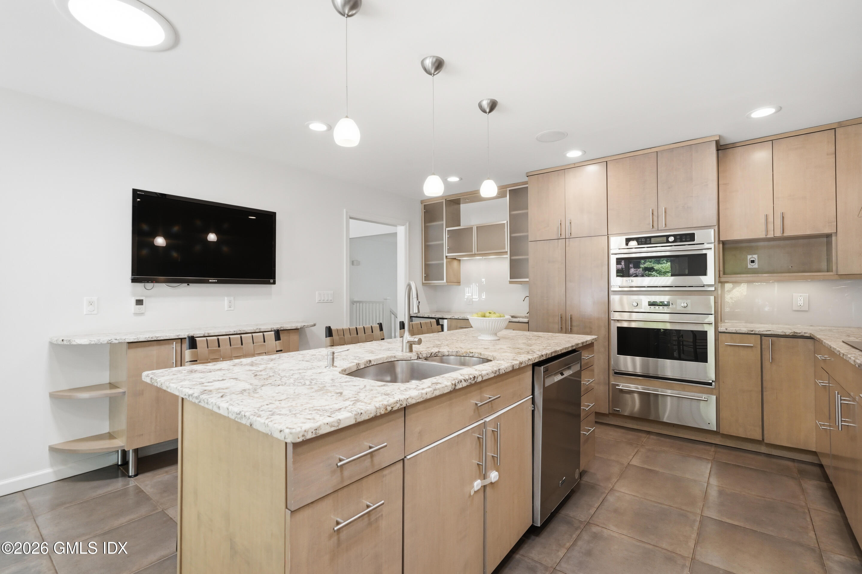 33 Sachem Road