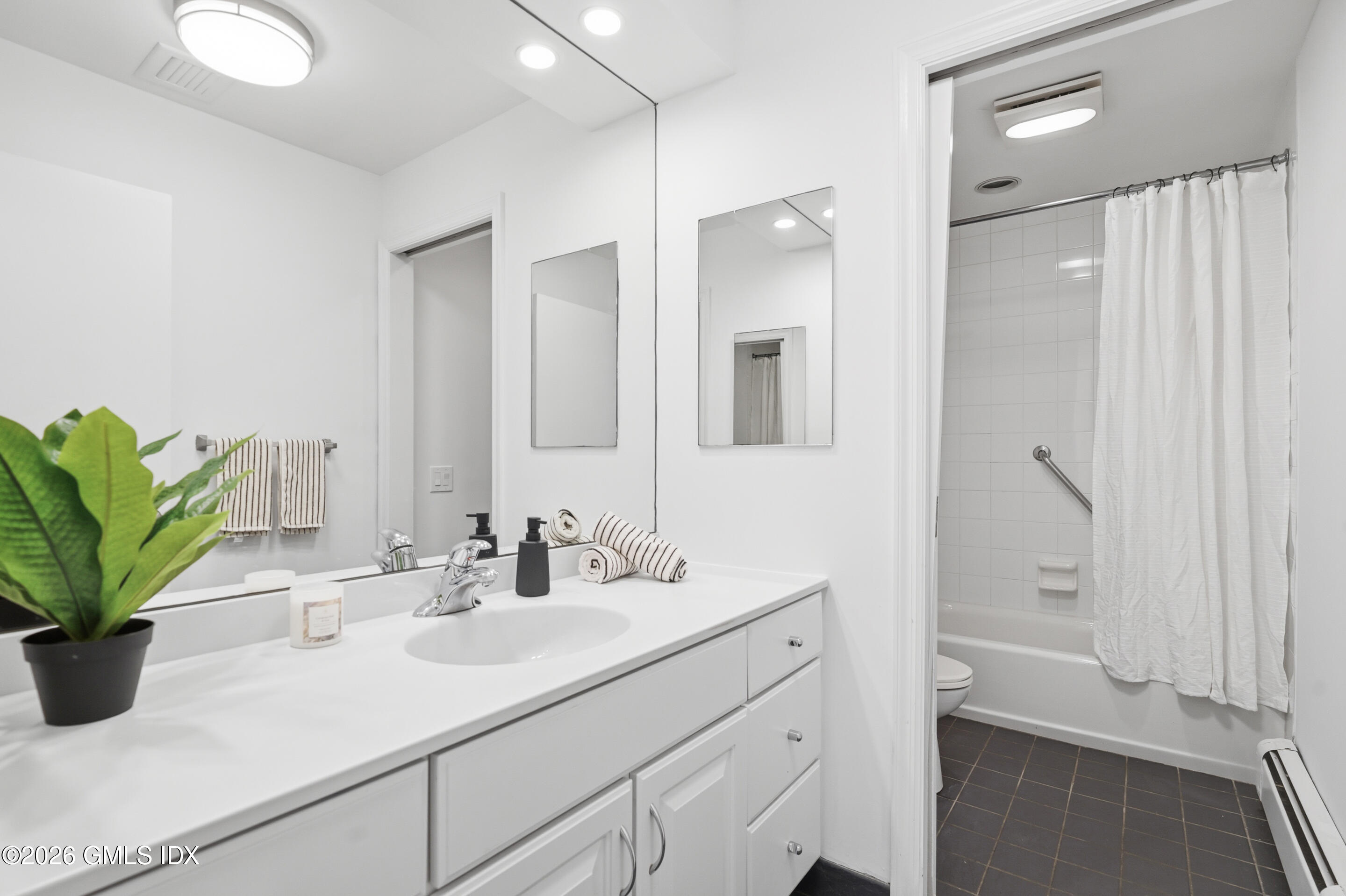 33 Sachem Road