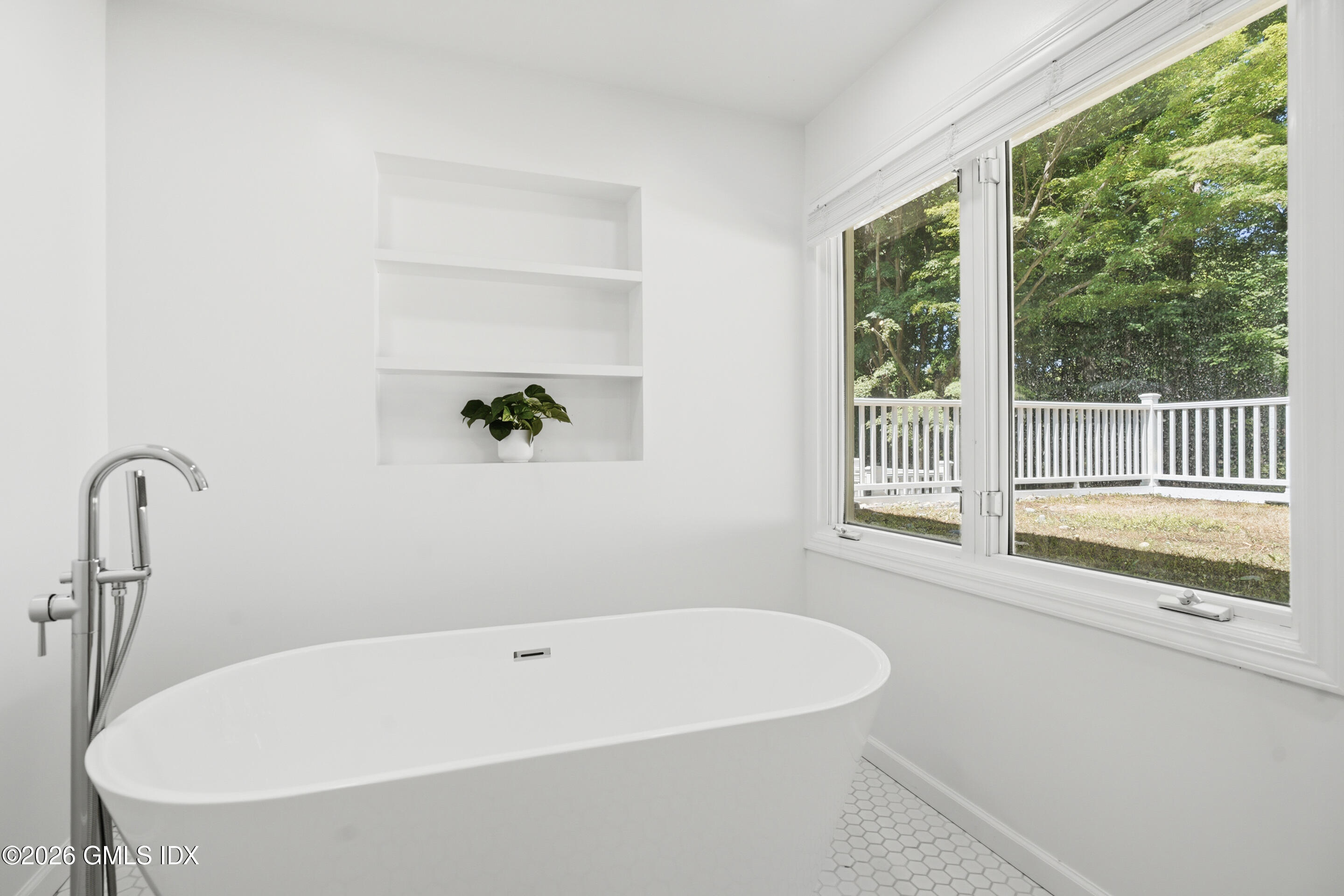 33 Sachem Road