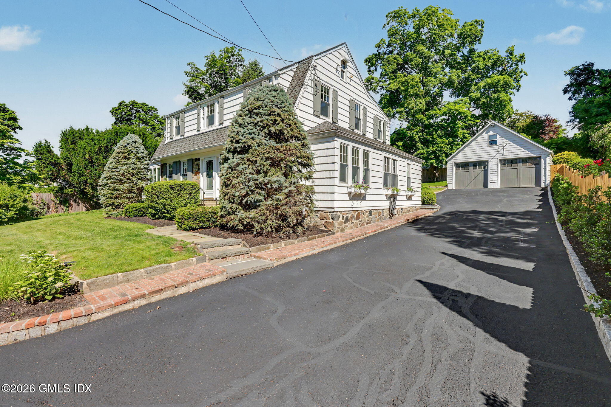 12 Rockview Drive