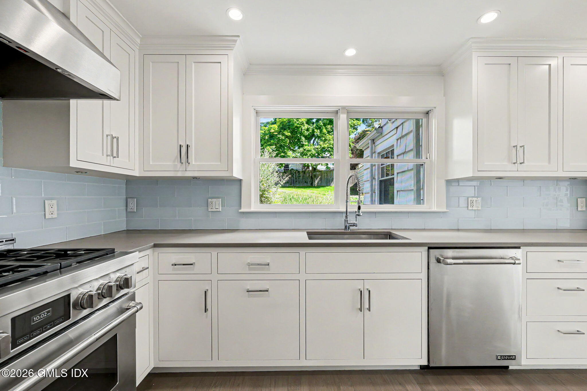 12 Rockview Drive