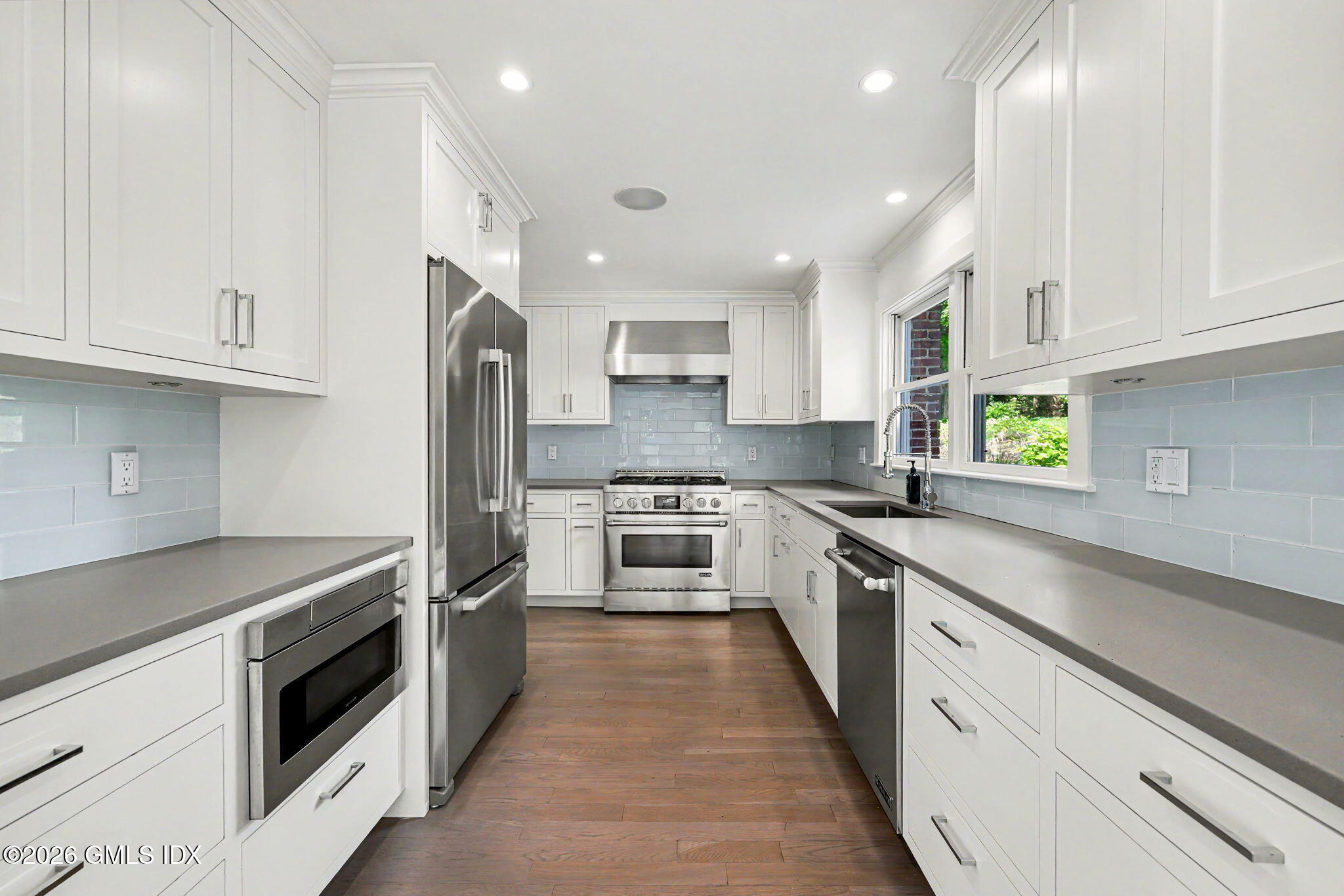 12 Rockview Drive
