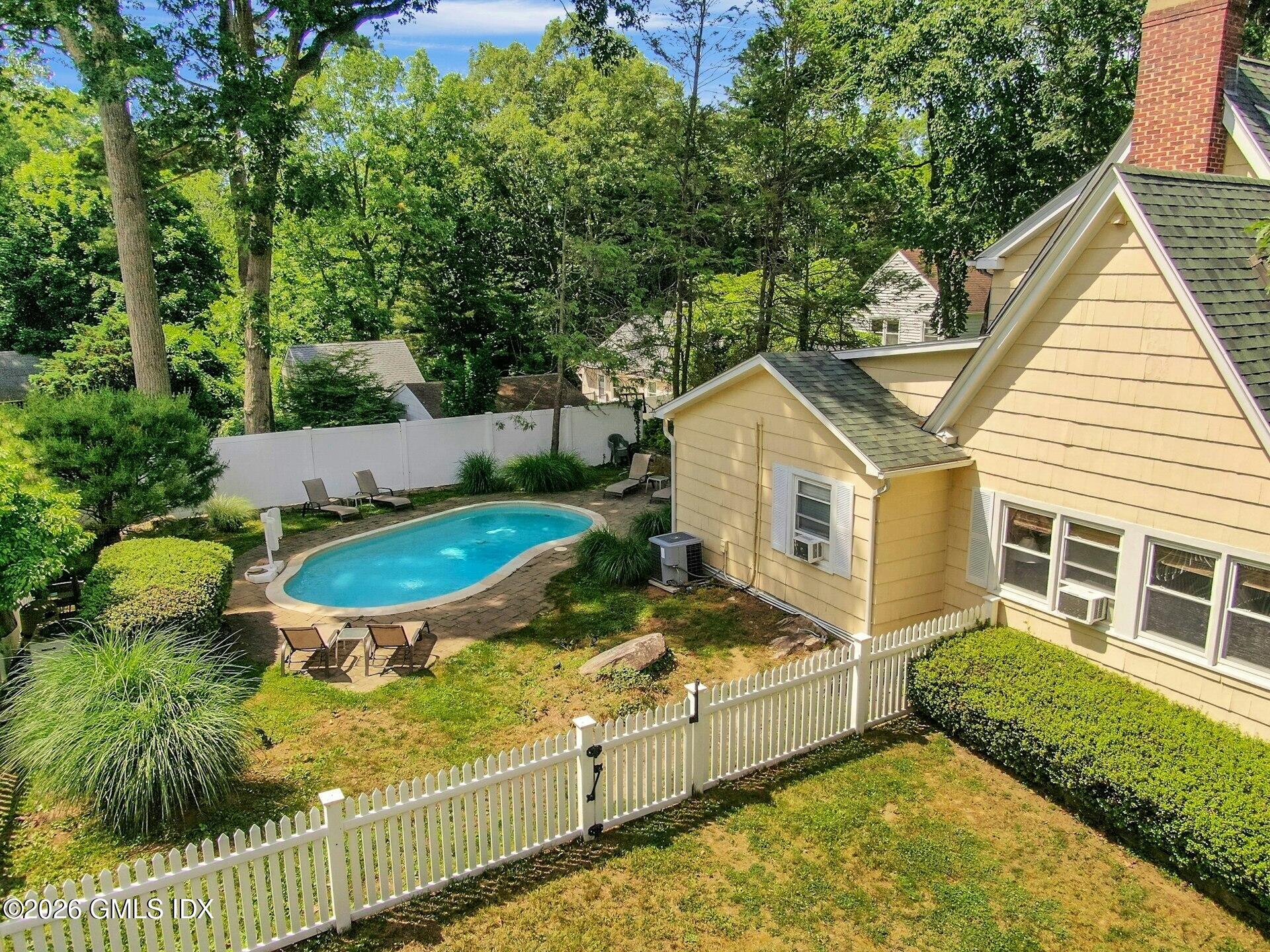 52 Center Drive