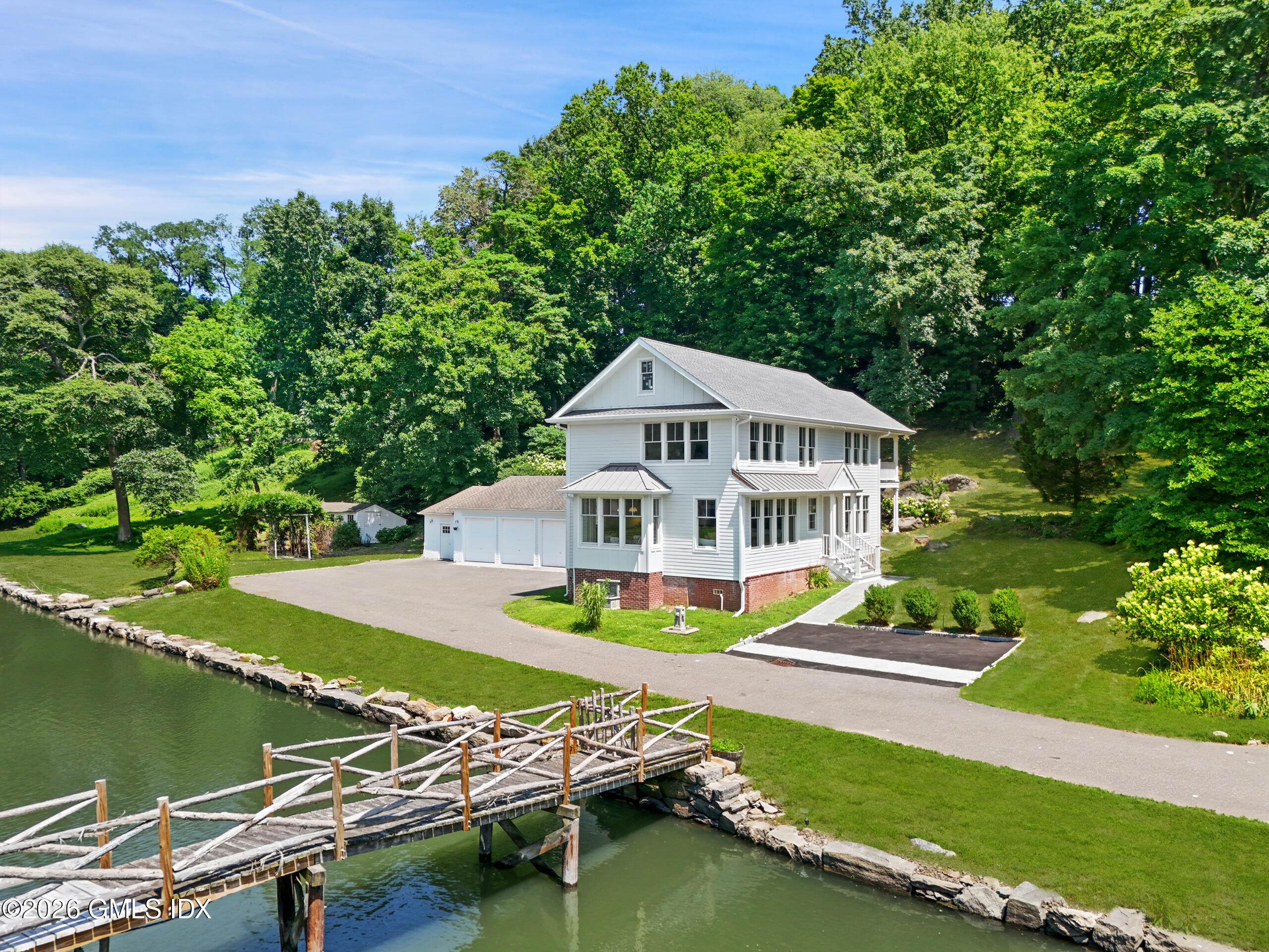 31 Meadow Wood Drive