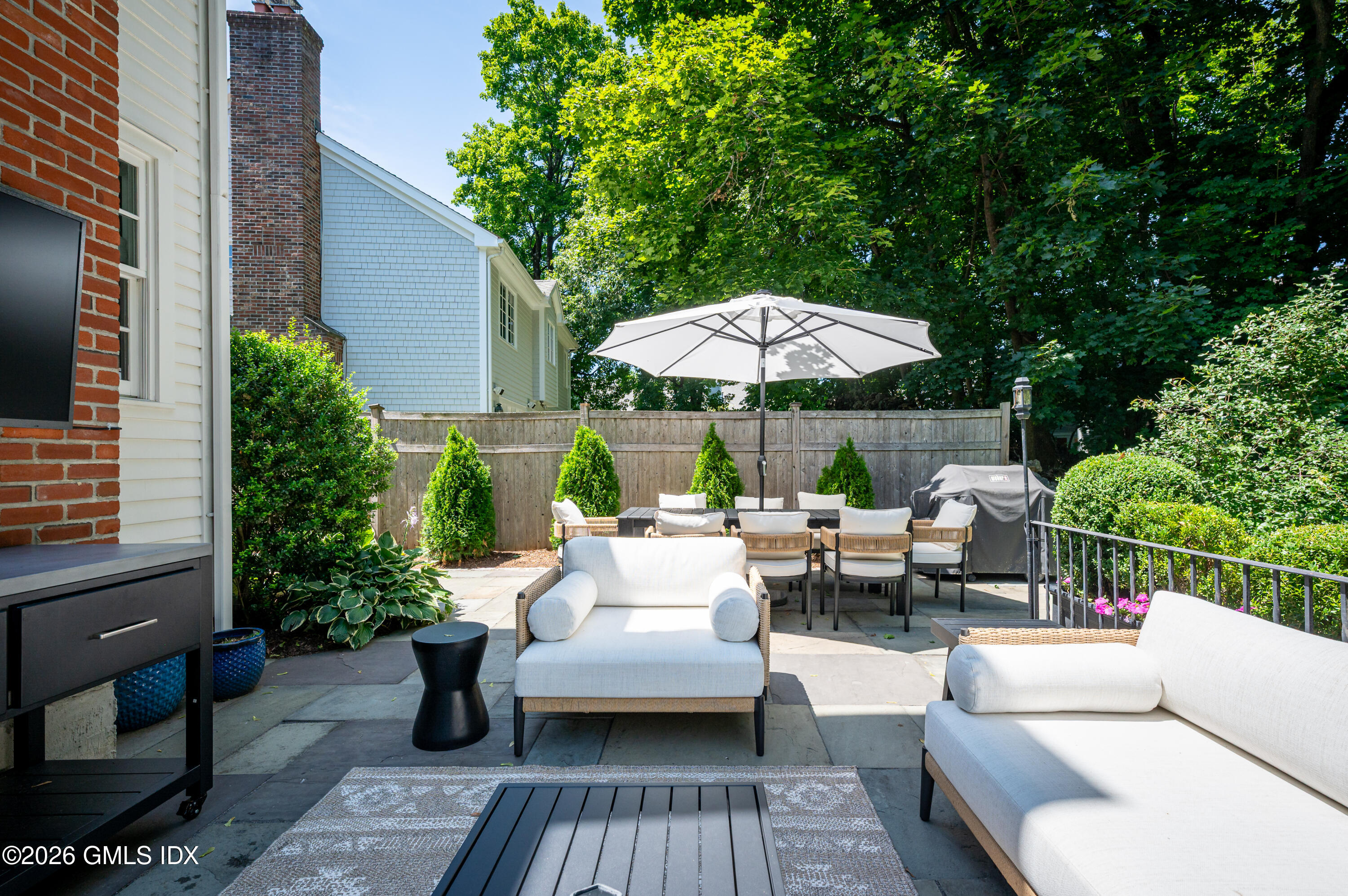 31 N Hawthorne Street