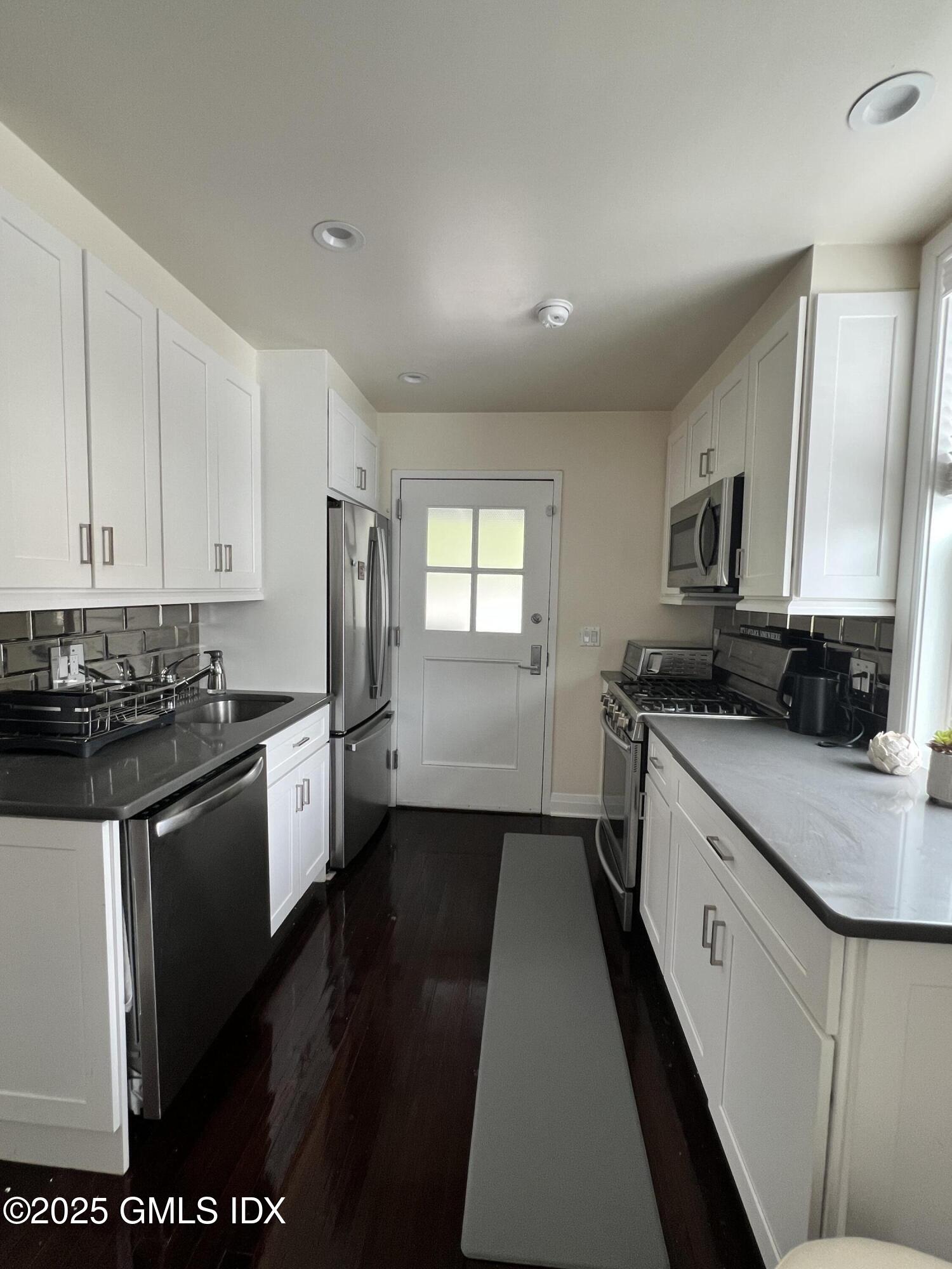 60 Oak Ridge Street 3N