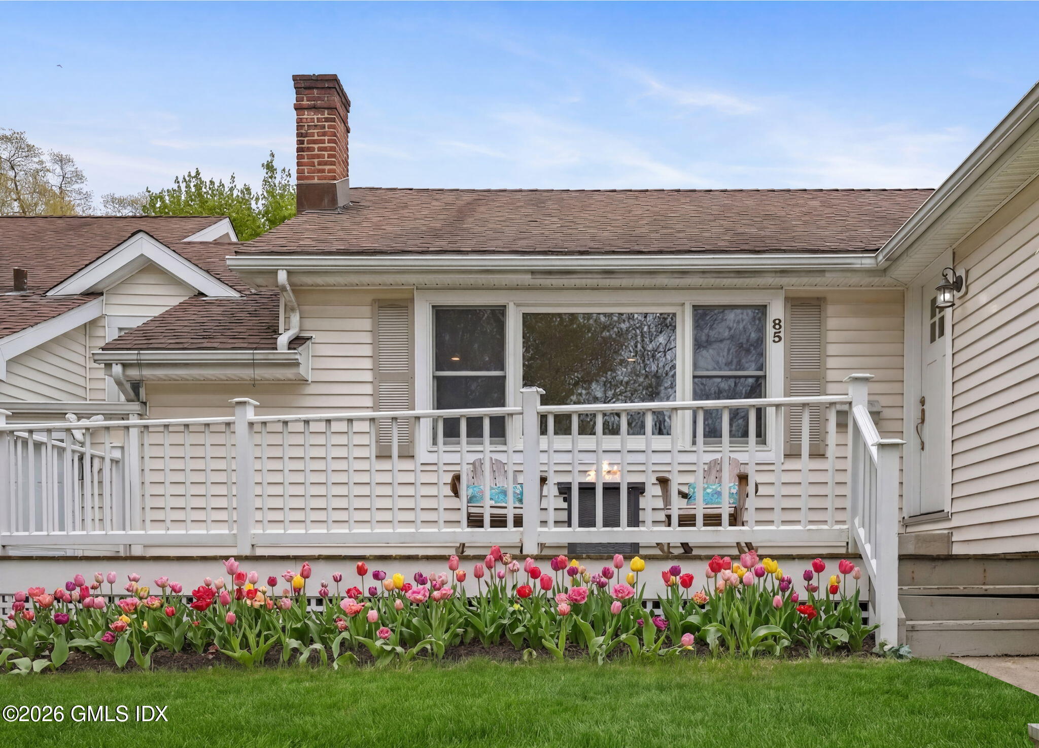 85 Woodbury Avenue