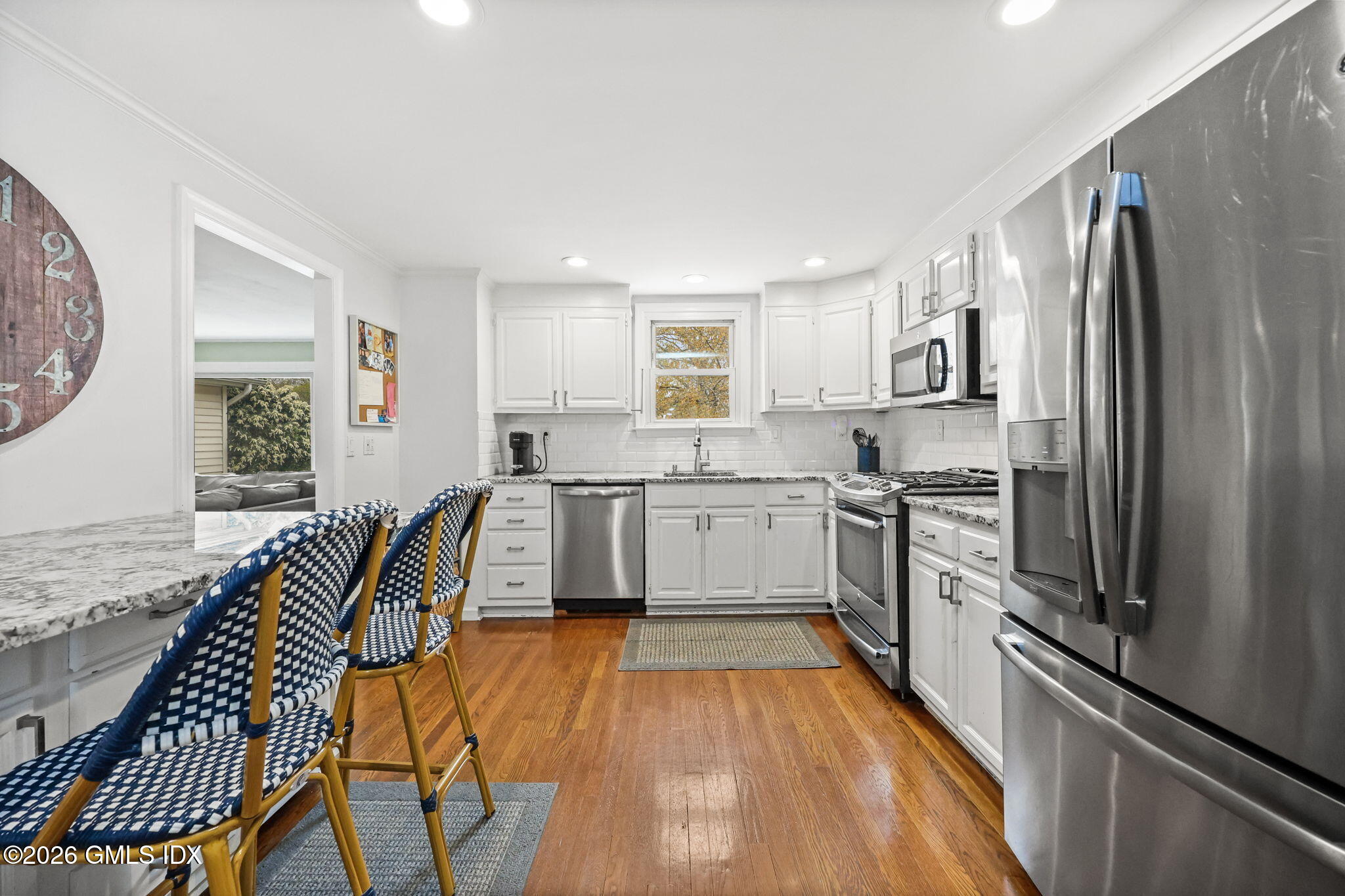 85 Woodbury Avenue
