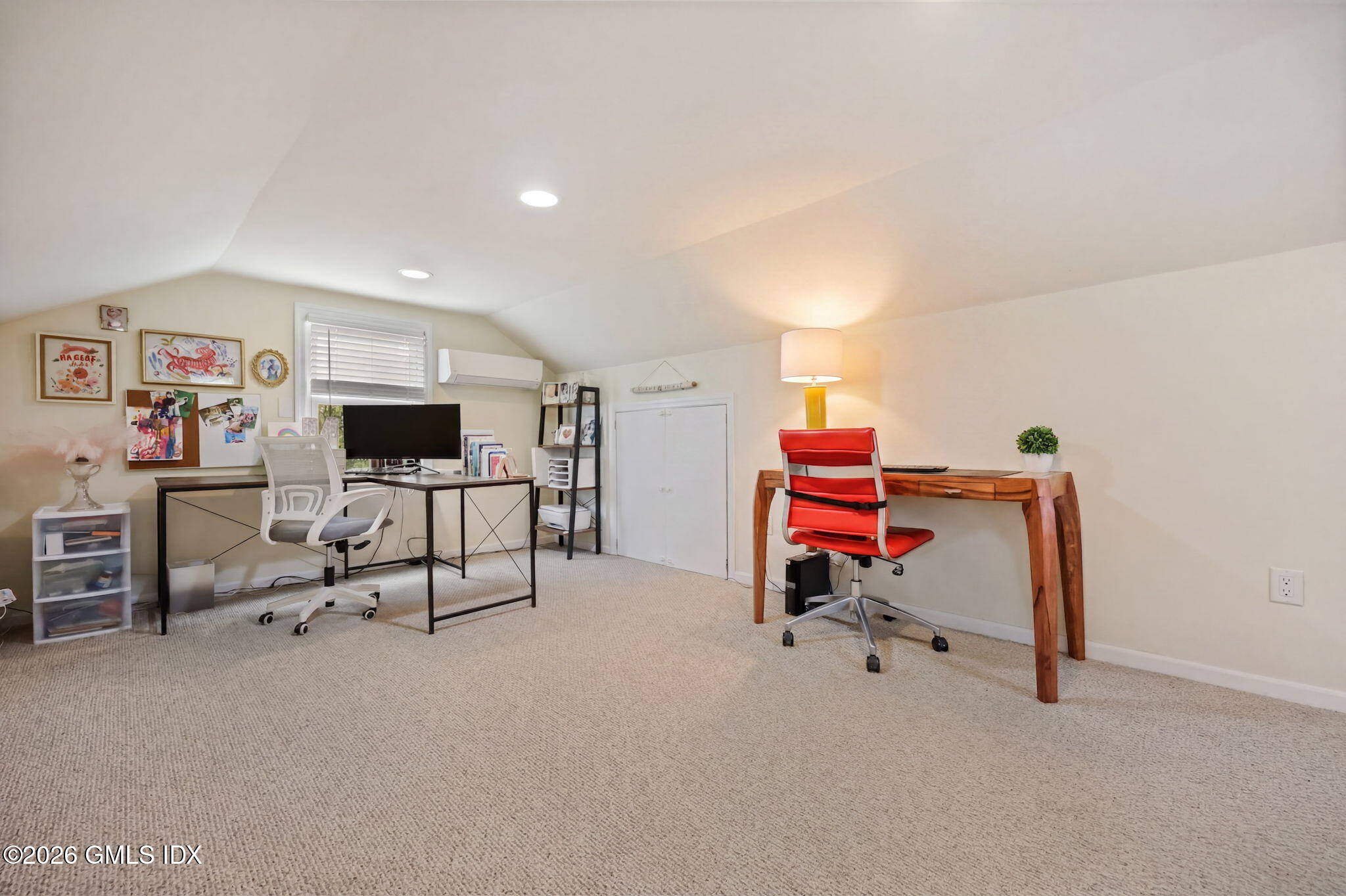 85 Woodbury Avenue