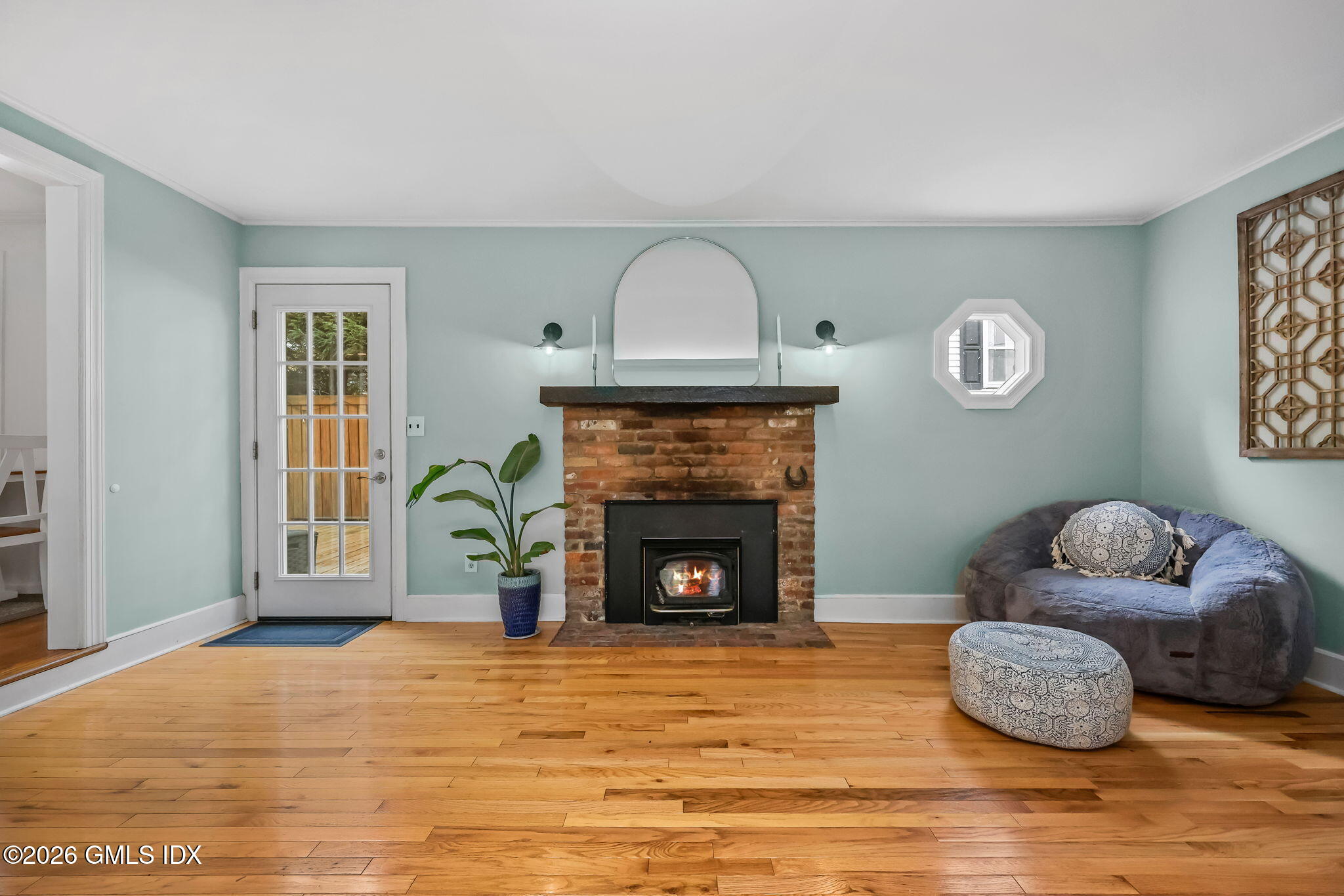 85 Woodbury Avenue