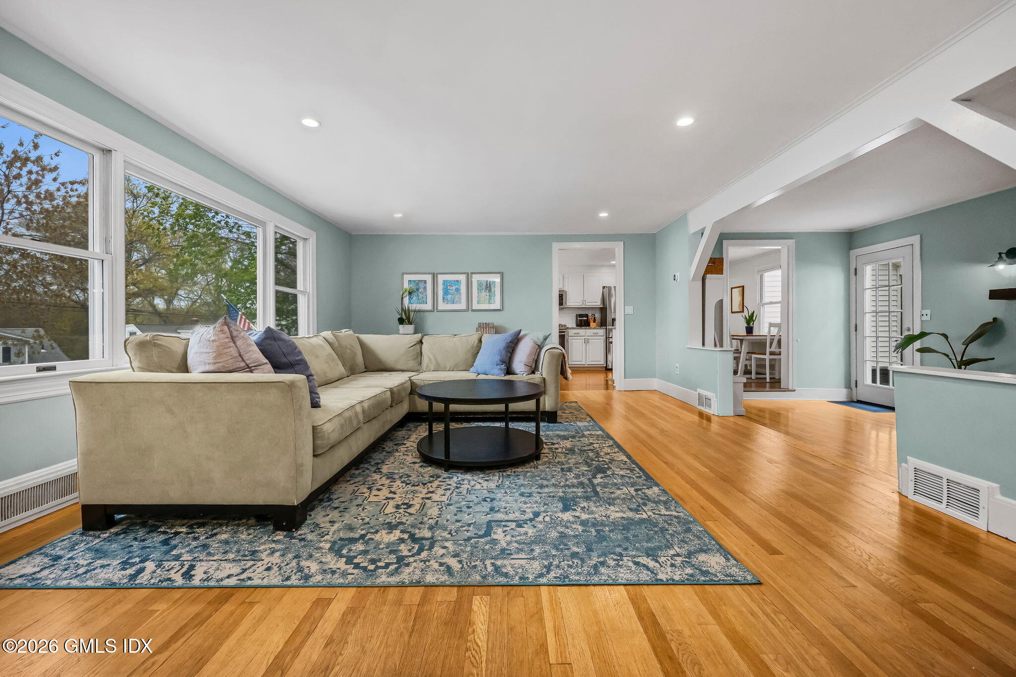 85 Woodbury Avenue