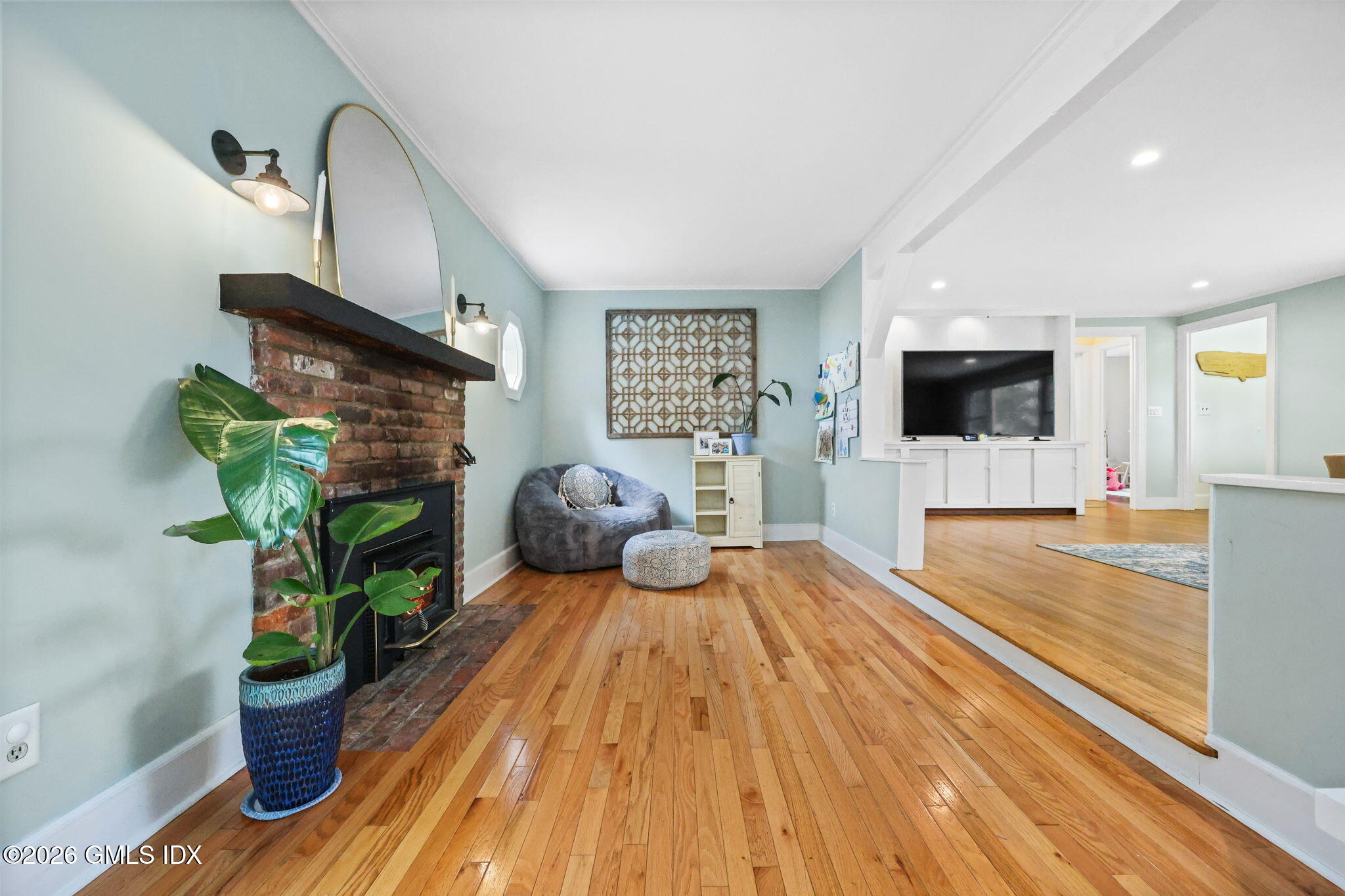 85 Woodbury Avenue