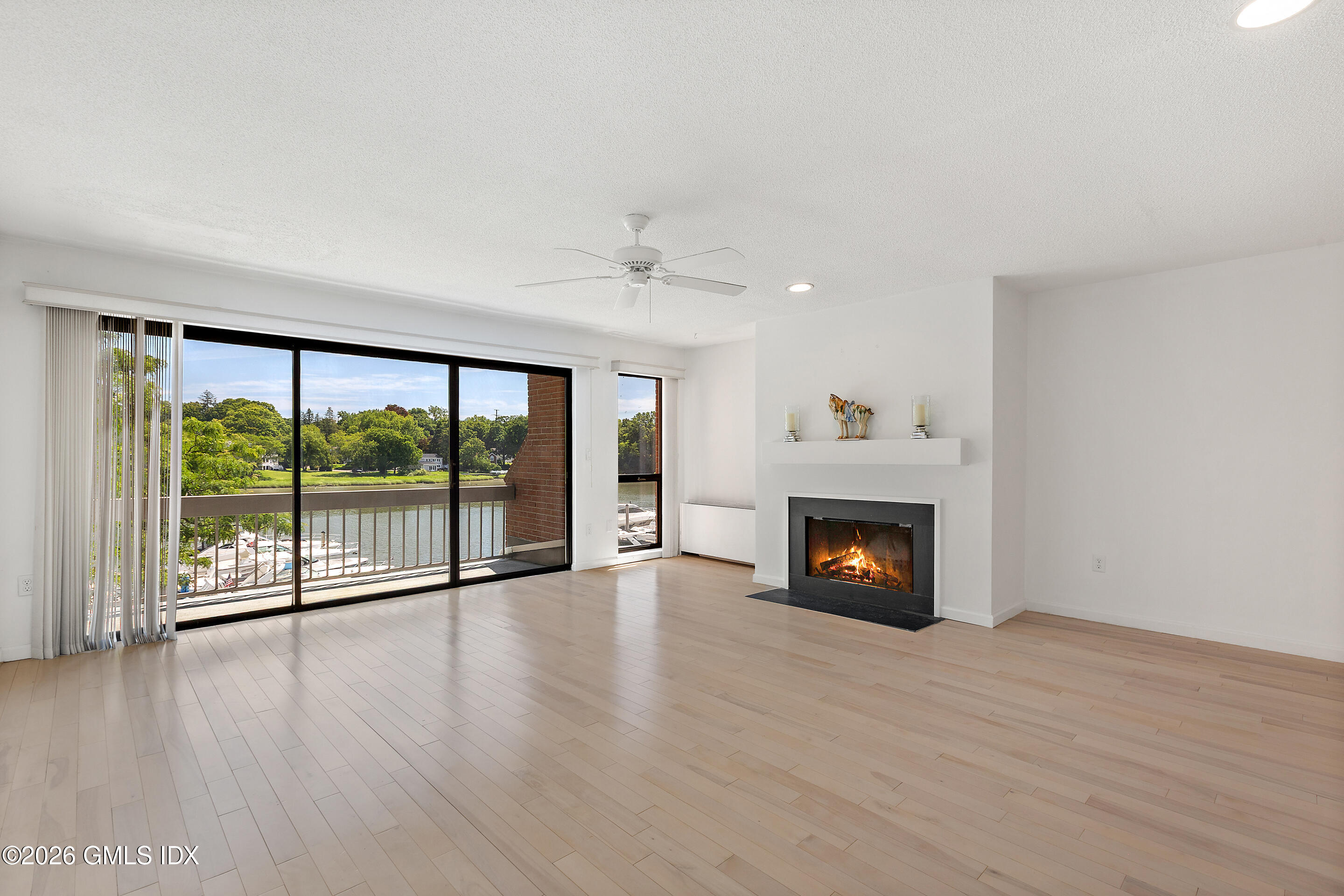 15 River Road 205