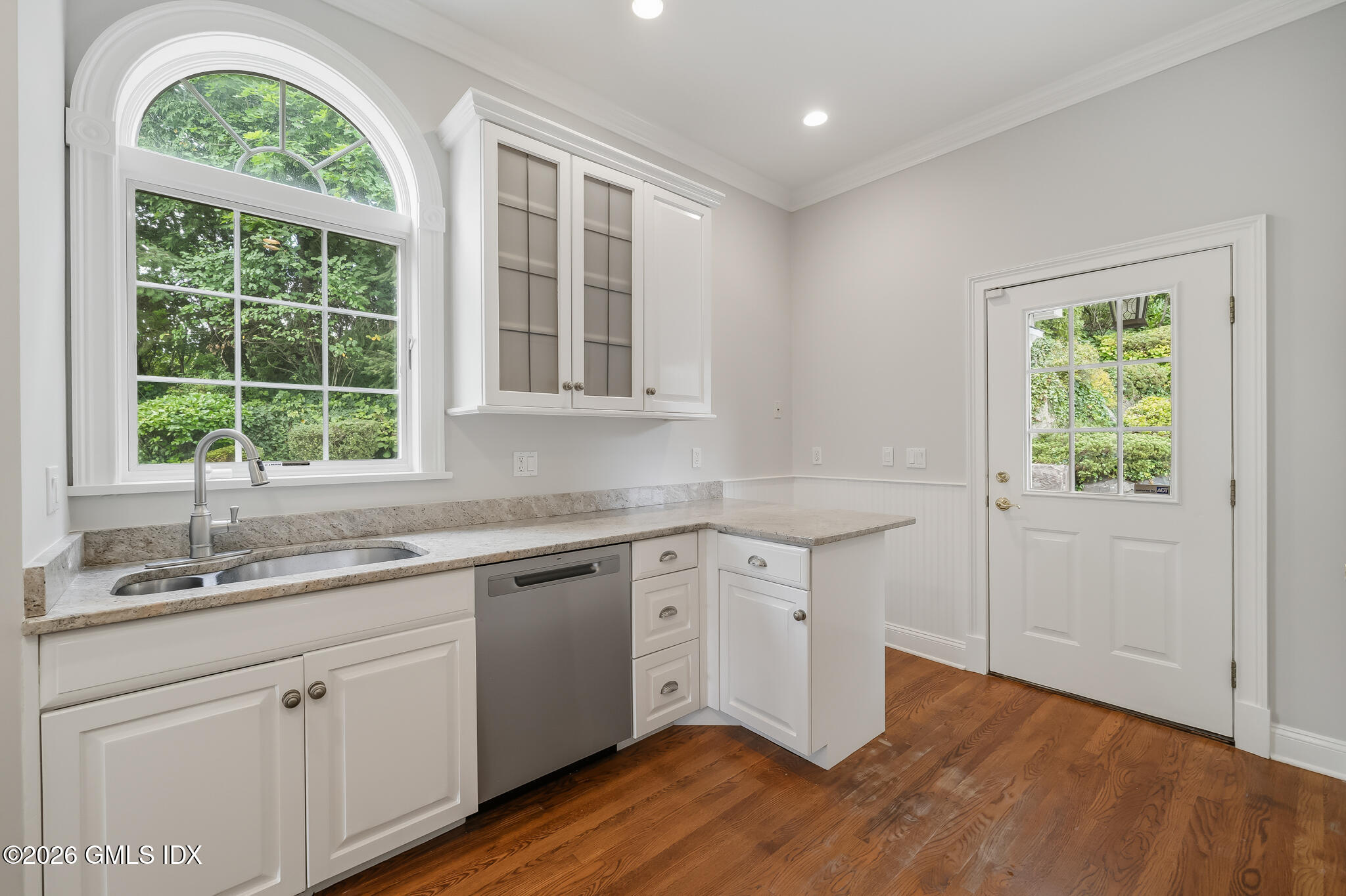80 E Putnam Avenue