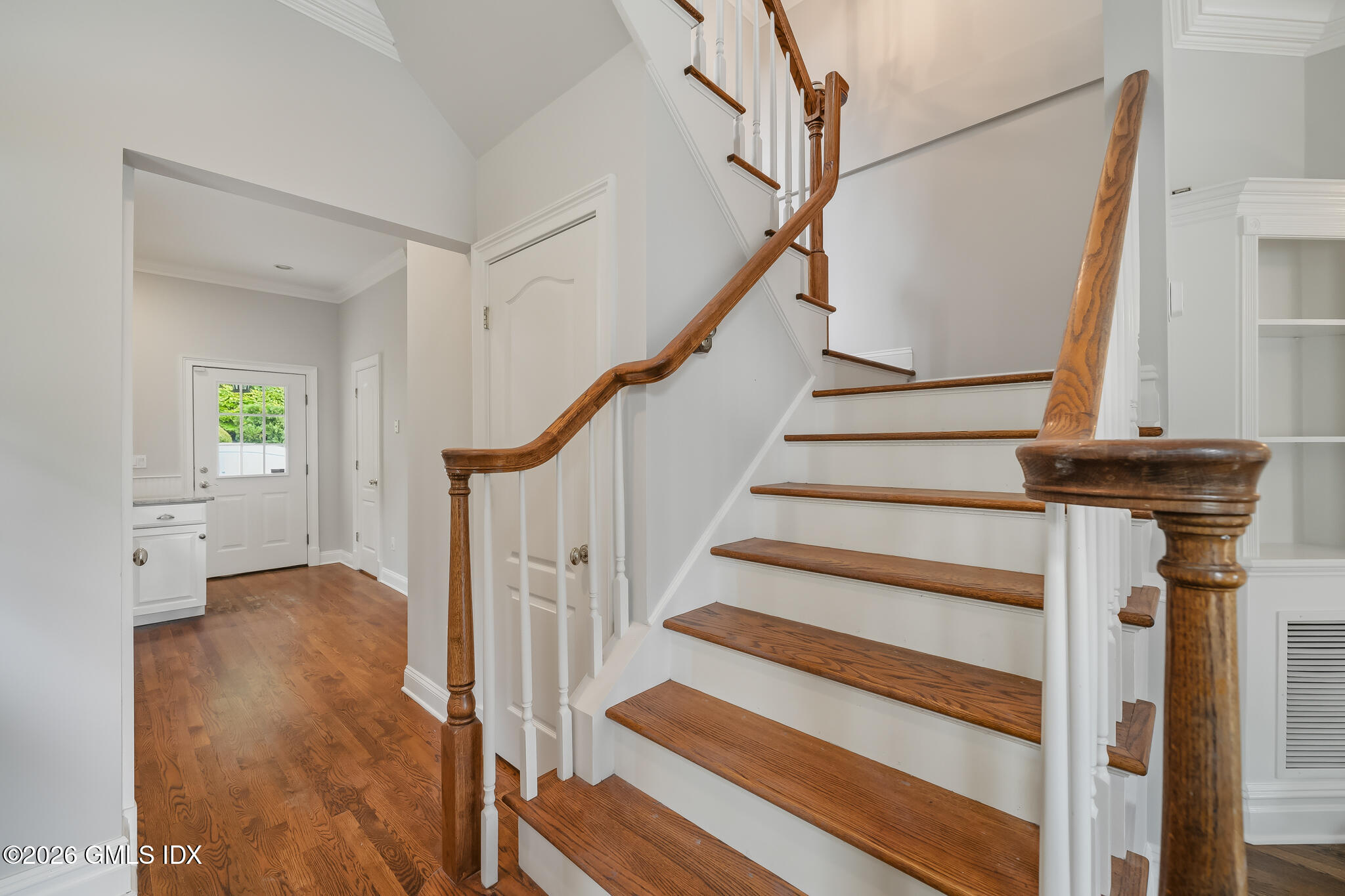 80 E Putnam Avenue