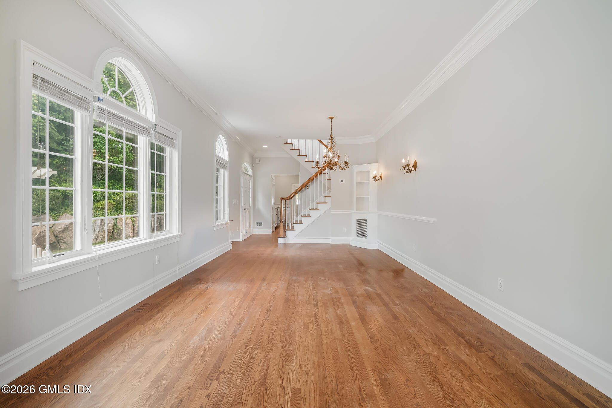 80 E Putnam Avenue