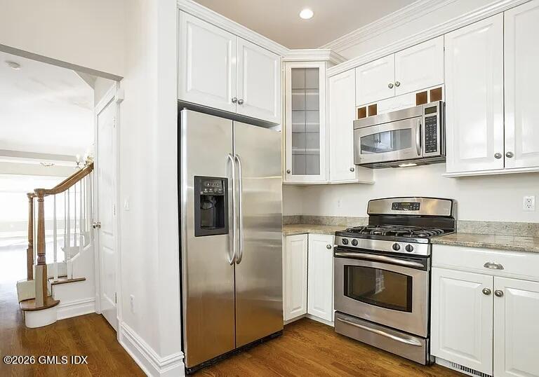 80 E Putnam Avenue