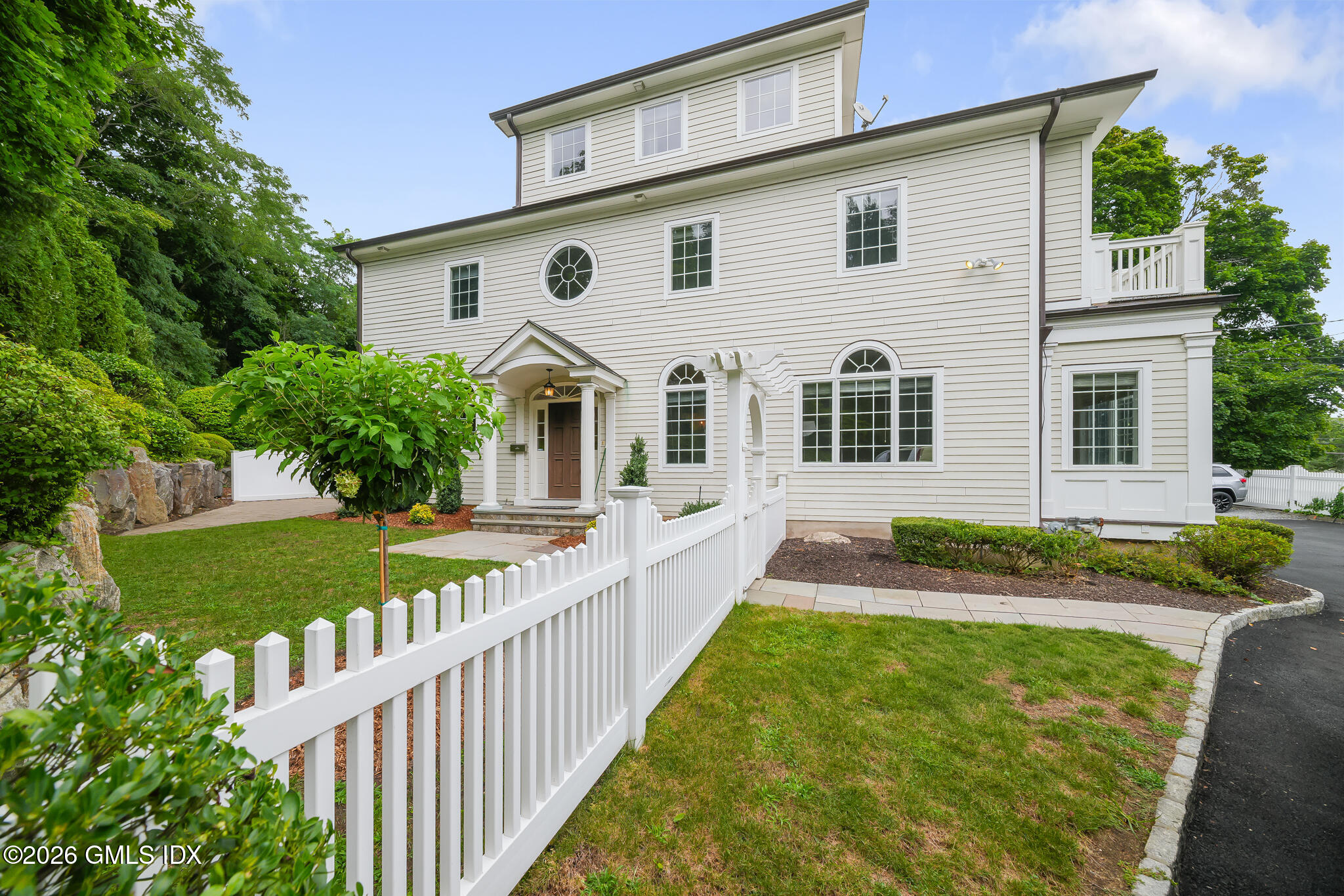 80 E Putnam Avenue