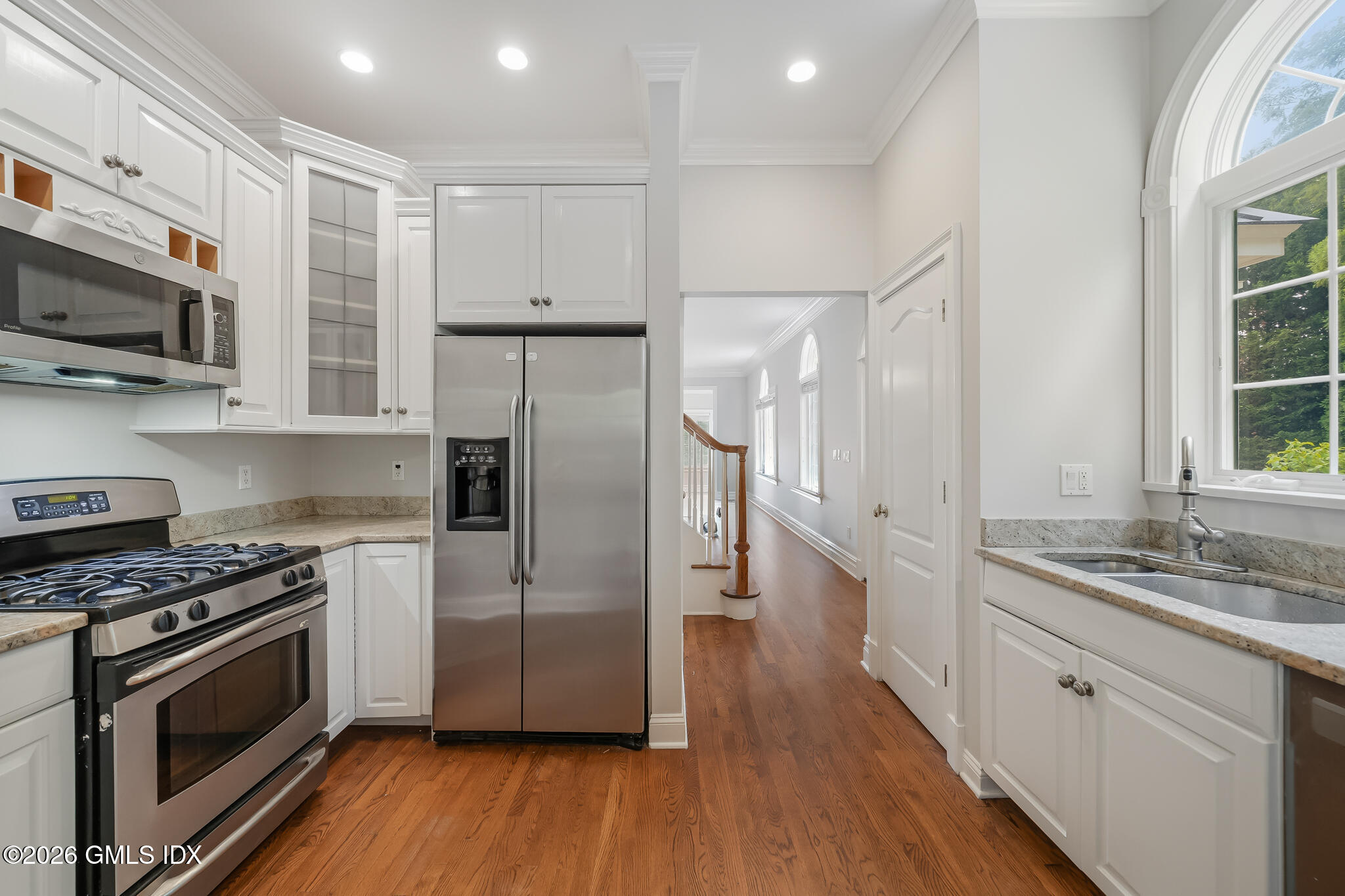 80 E Putnam Avenue