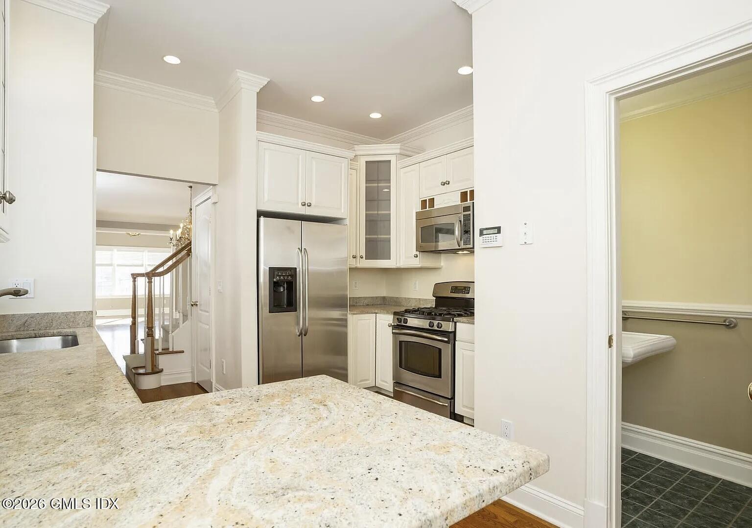80 E Putnam Avenue