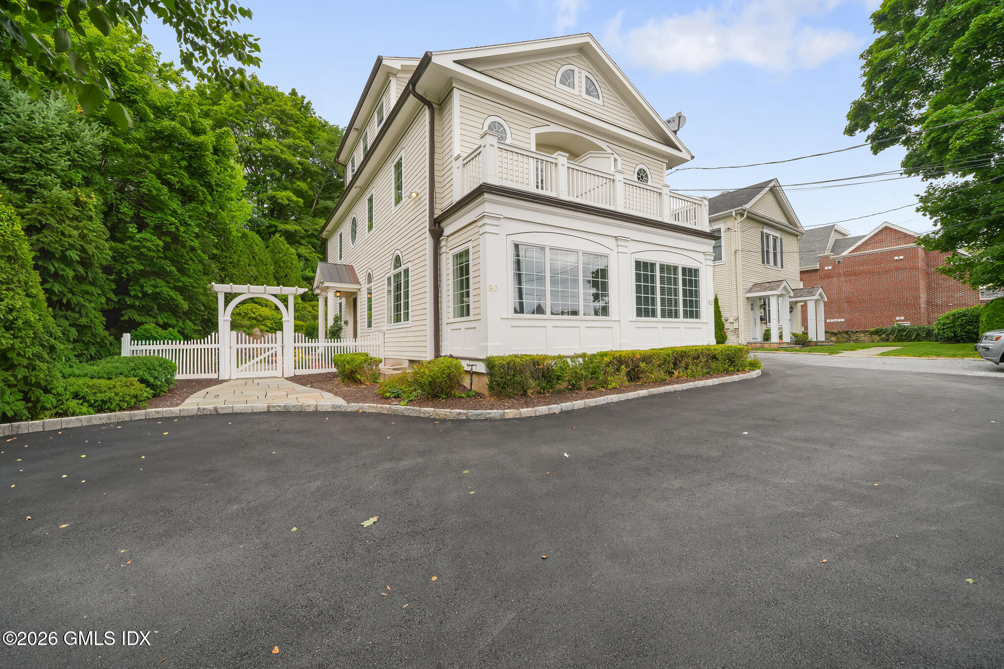 80 E Putnam Avenue