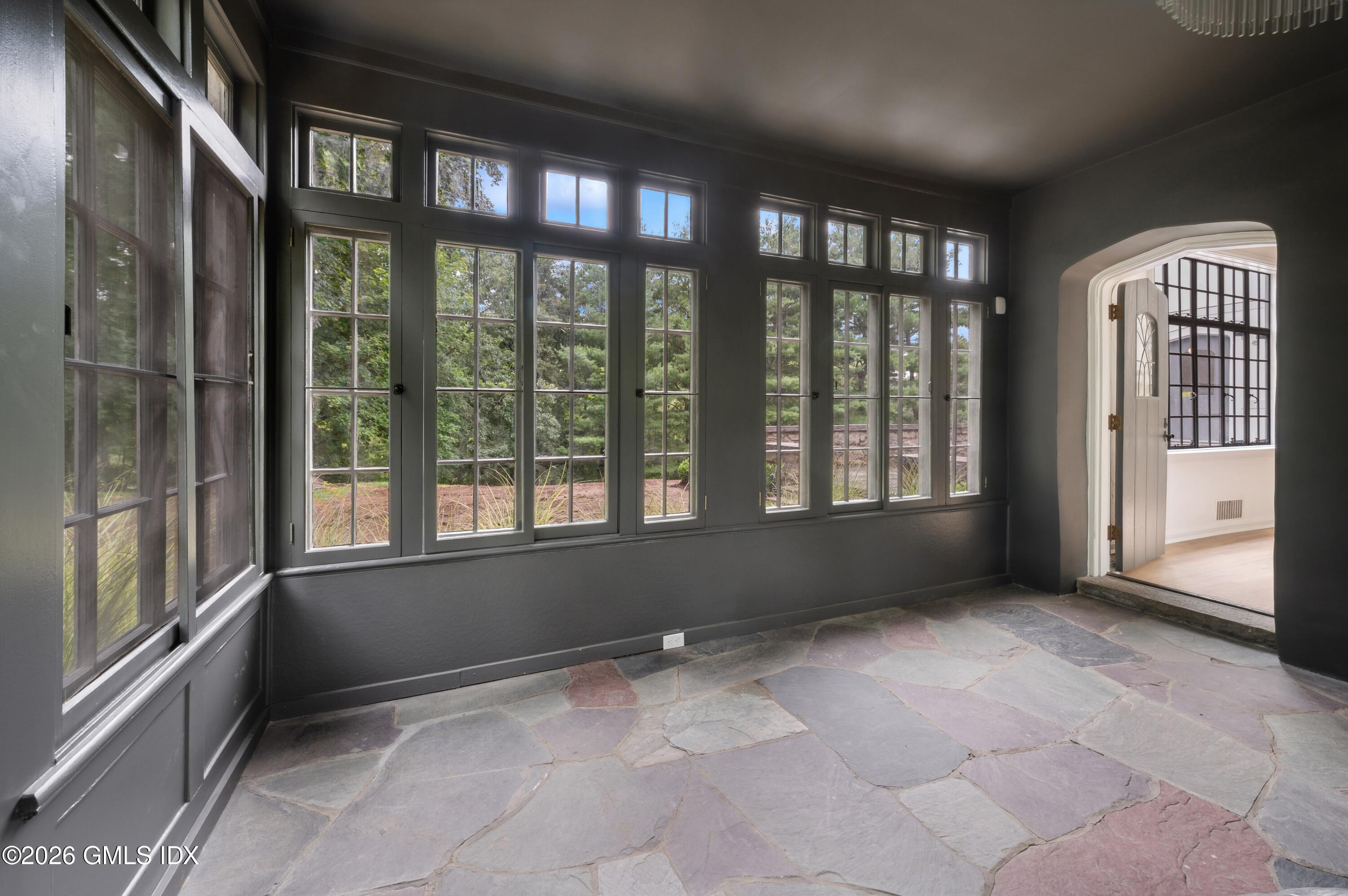 5 Sherwood Avenue