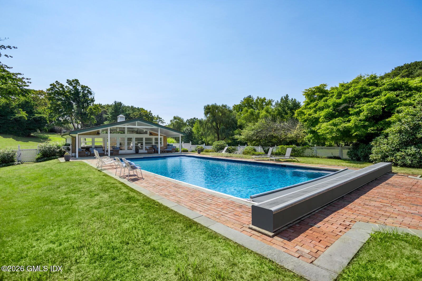 5 Sherwood Avenue