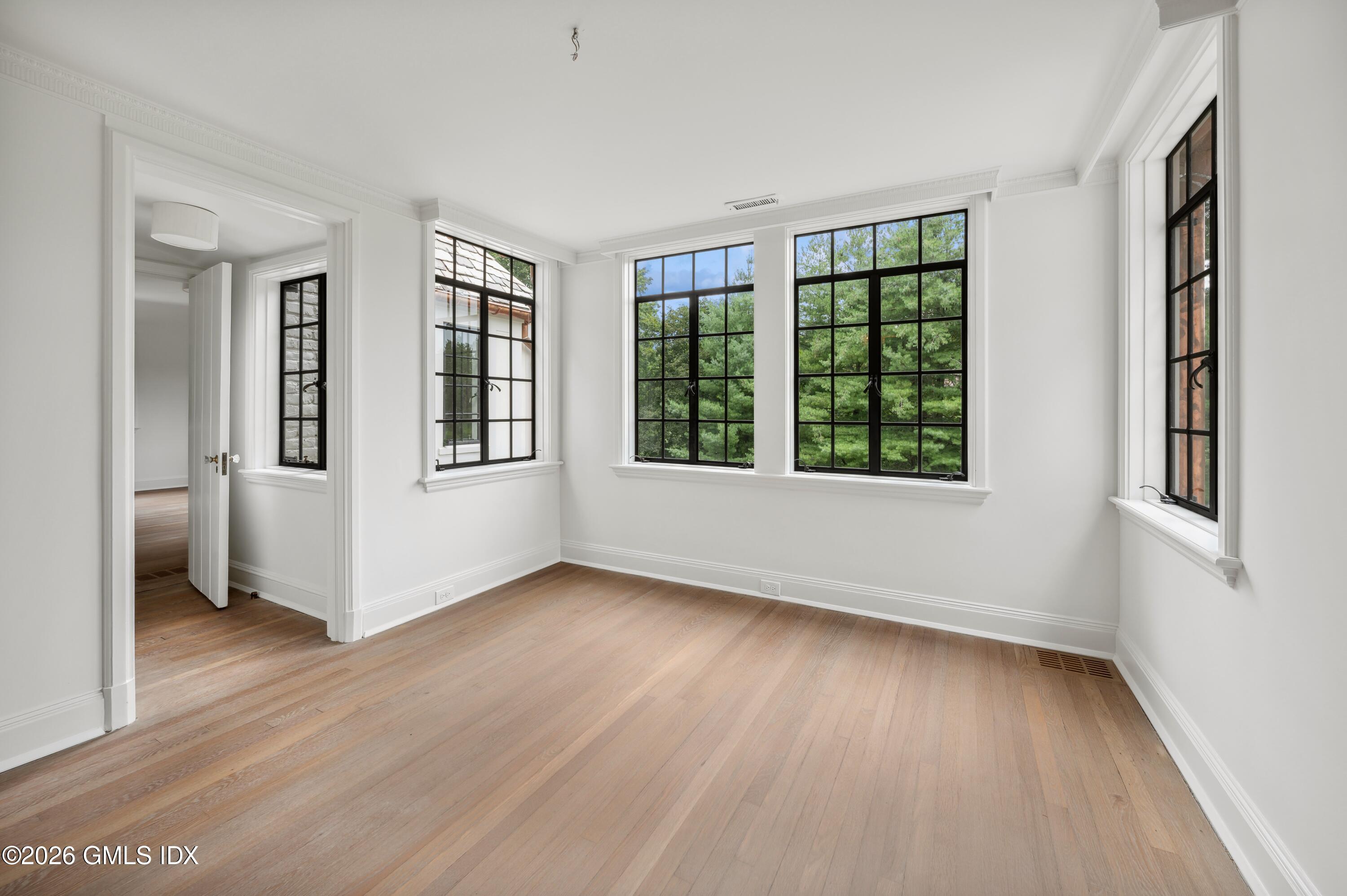 5 Sherwood Avenue