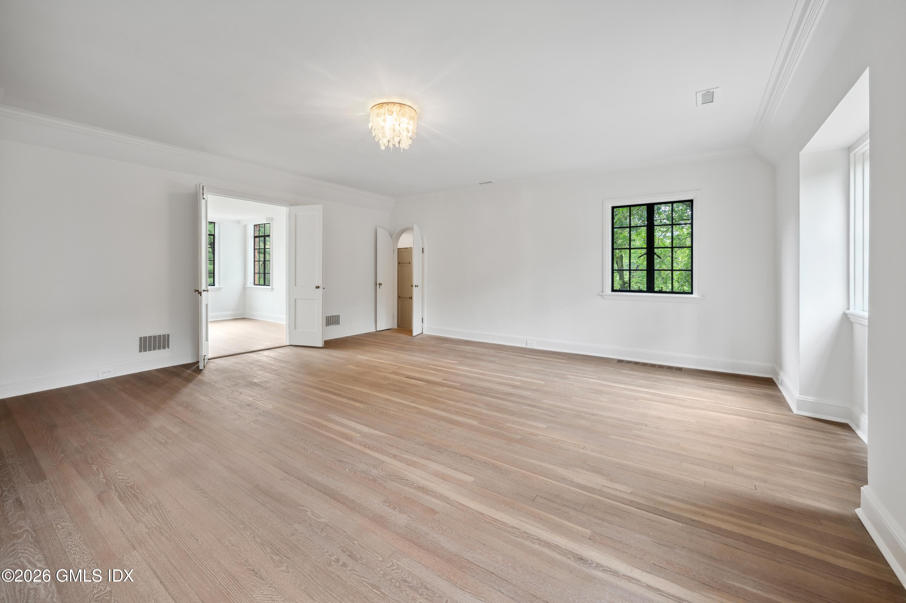 5 Sherwood Avenue