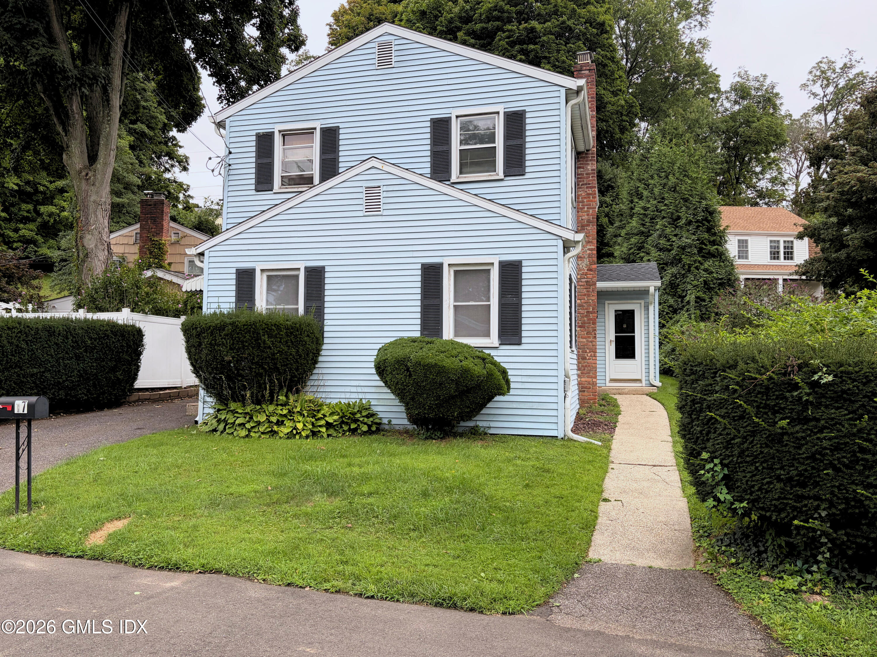 17 Cary Road