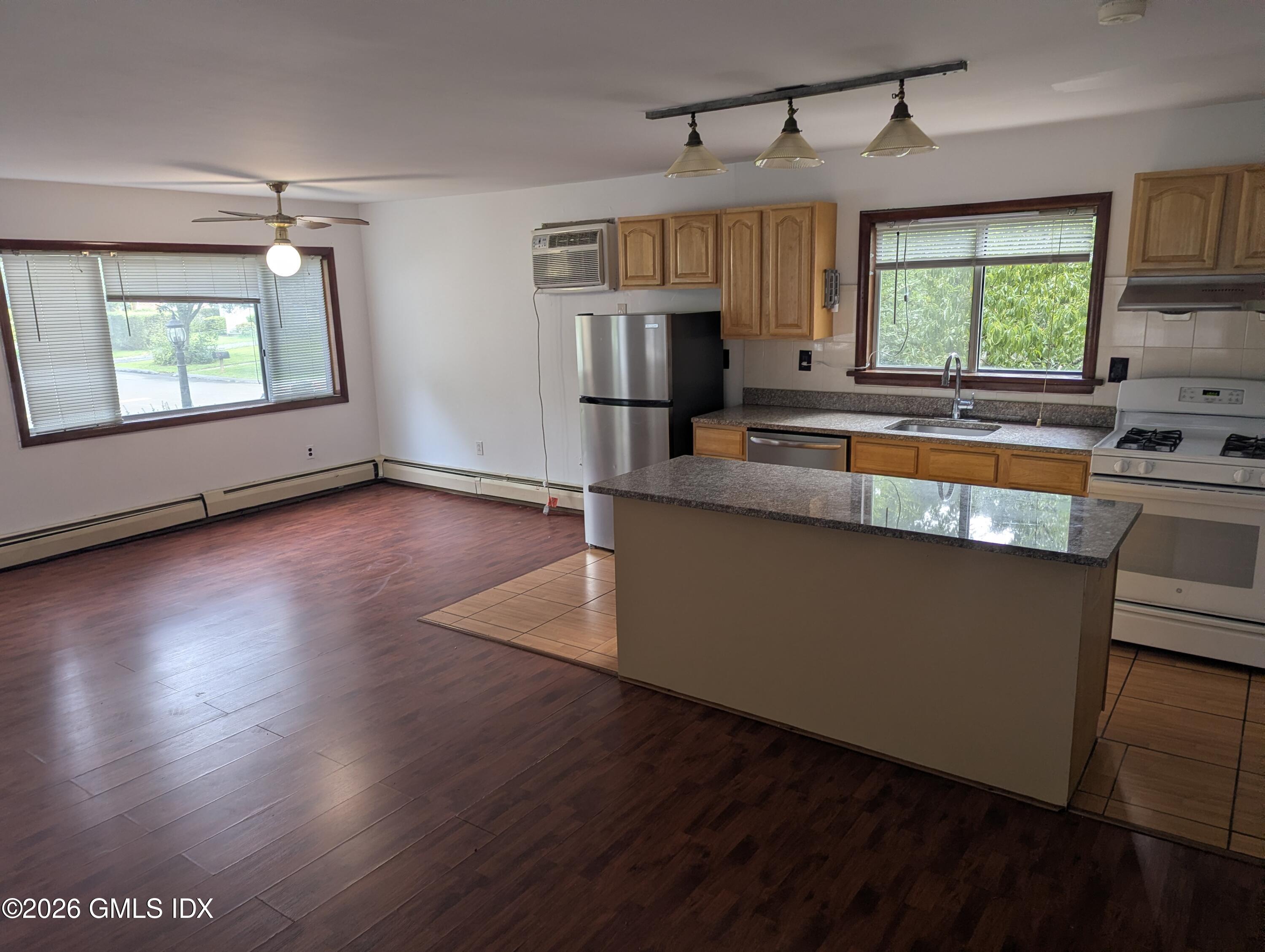 493 Den Lane Apt. 1