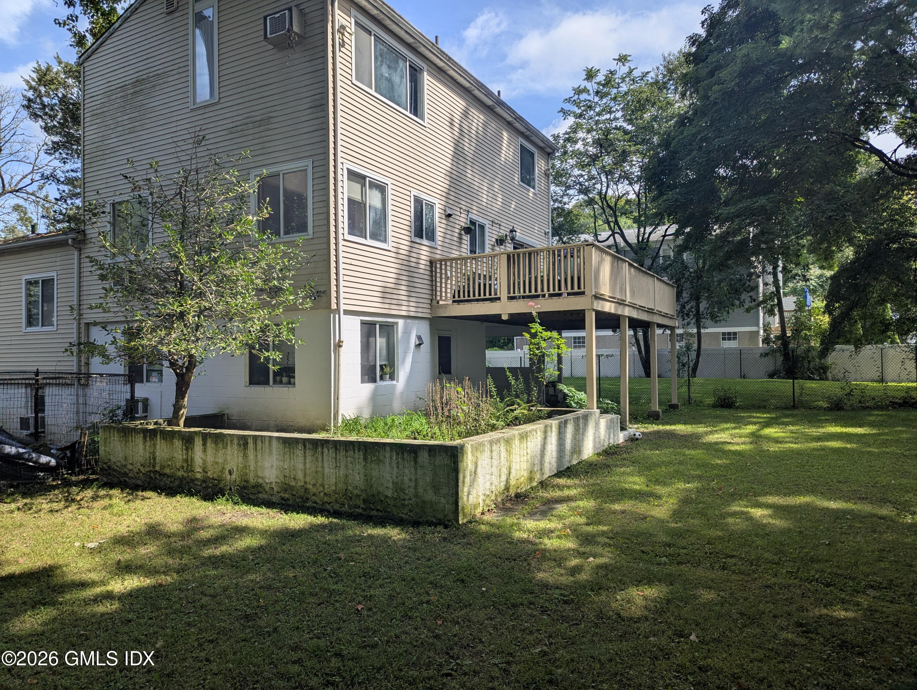 493 Den Lane Apt. 1
