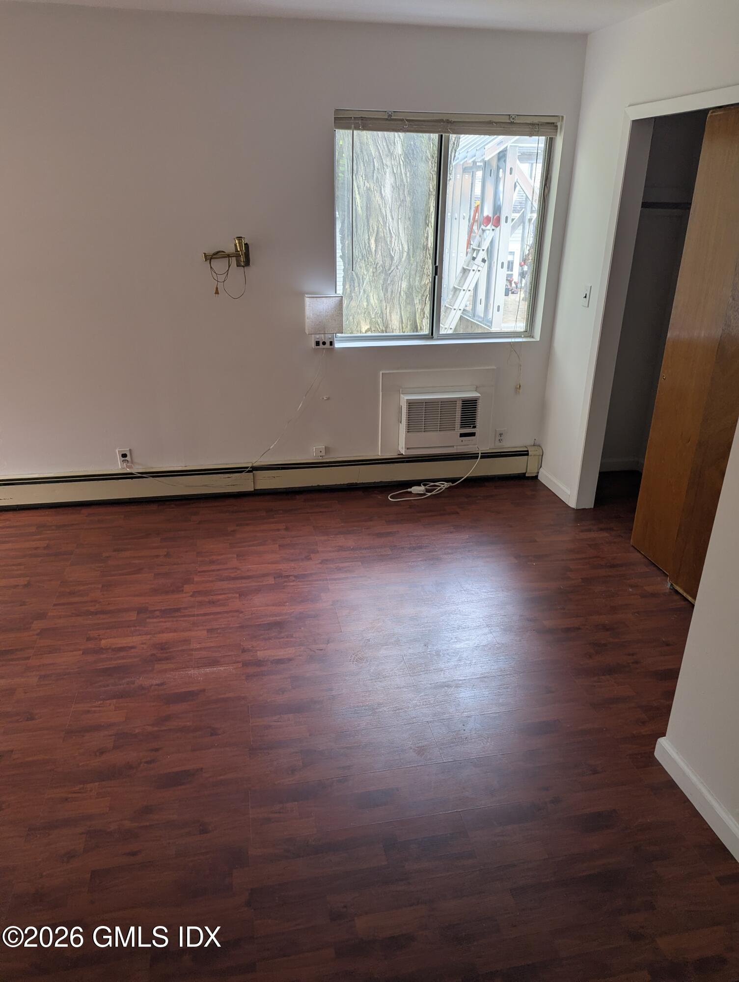 493 Den Lane Apt. 1