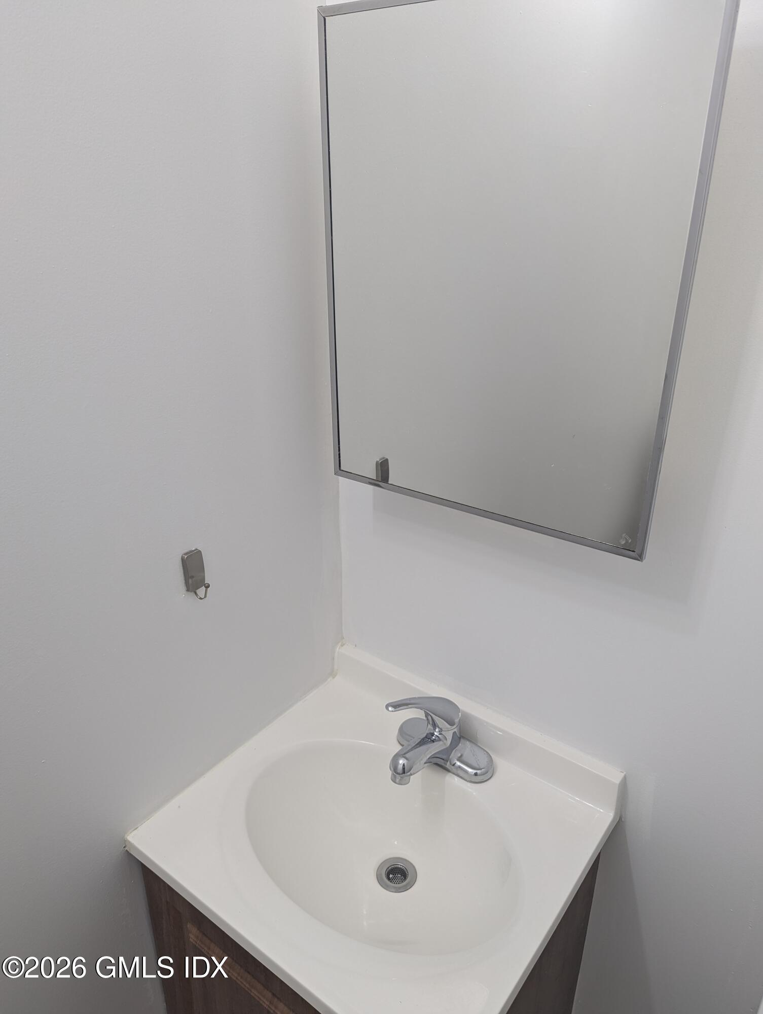 493 Den Lane Apt. 1