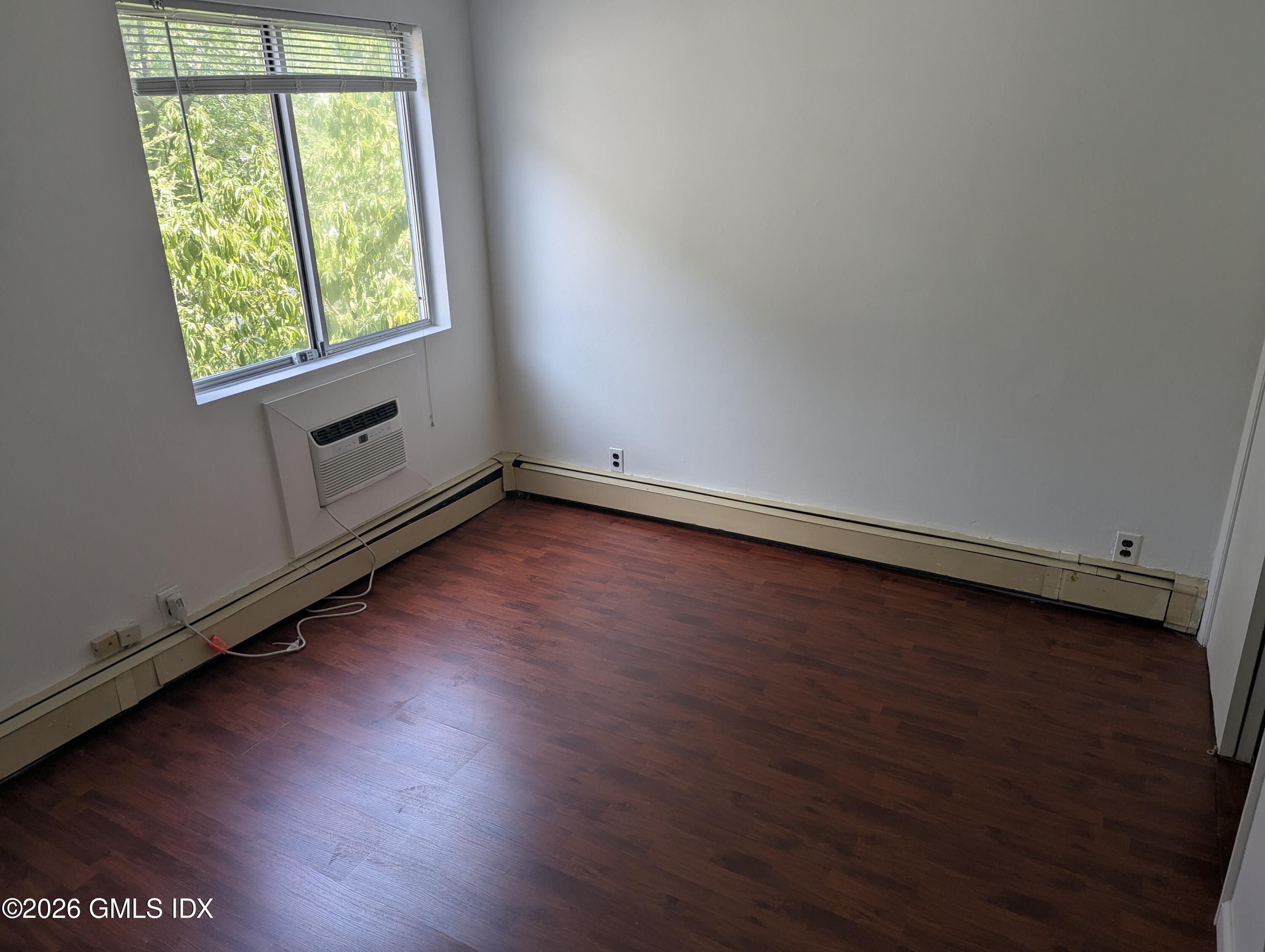 493 Den Lane Apt. 1