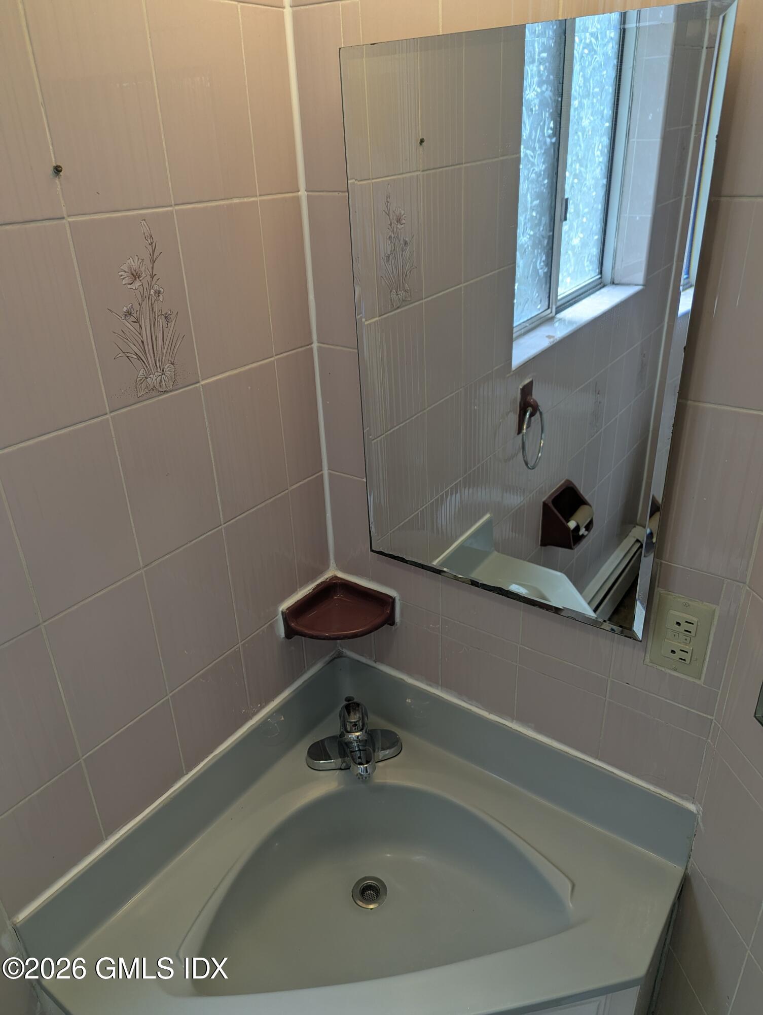 493 Den Lane Apt. 1