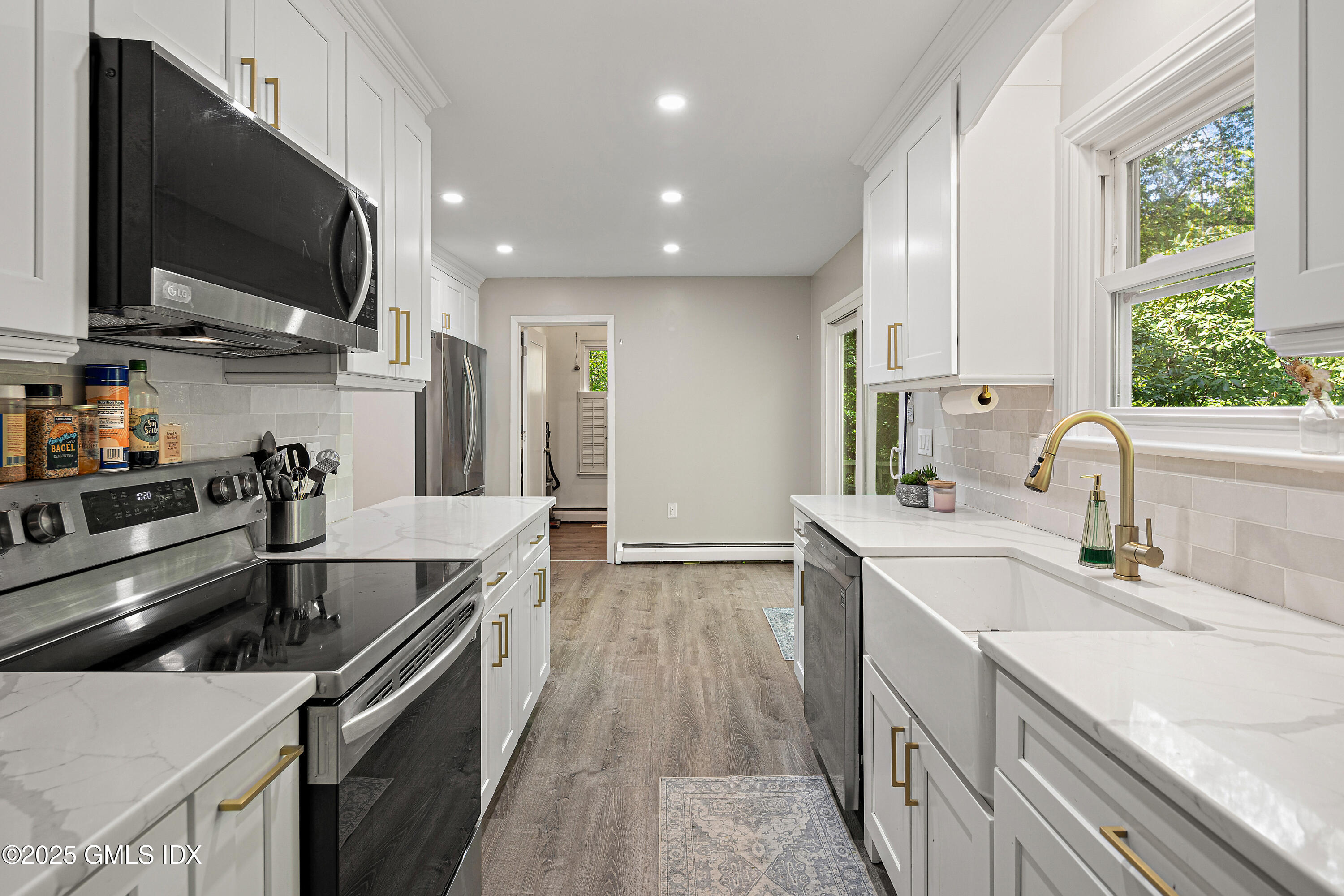 421 Chestnut Hill Road
