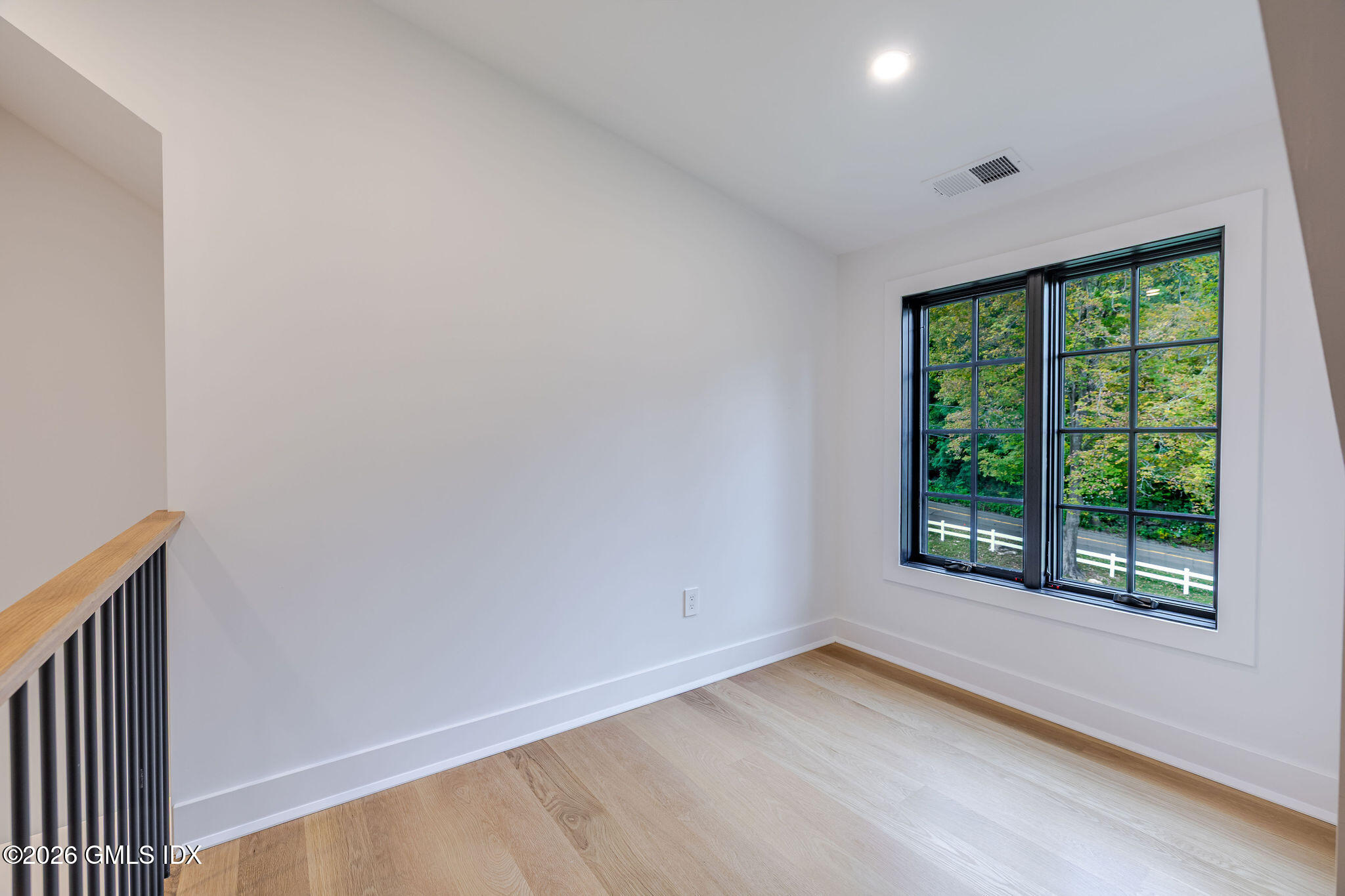 23 Laurel Road