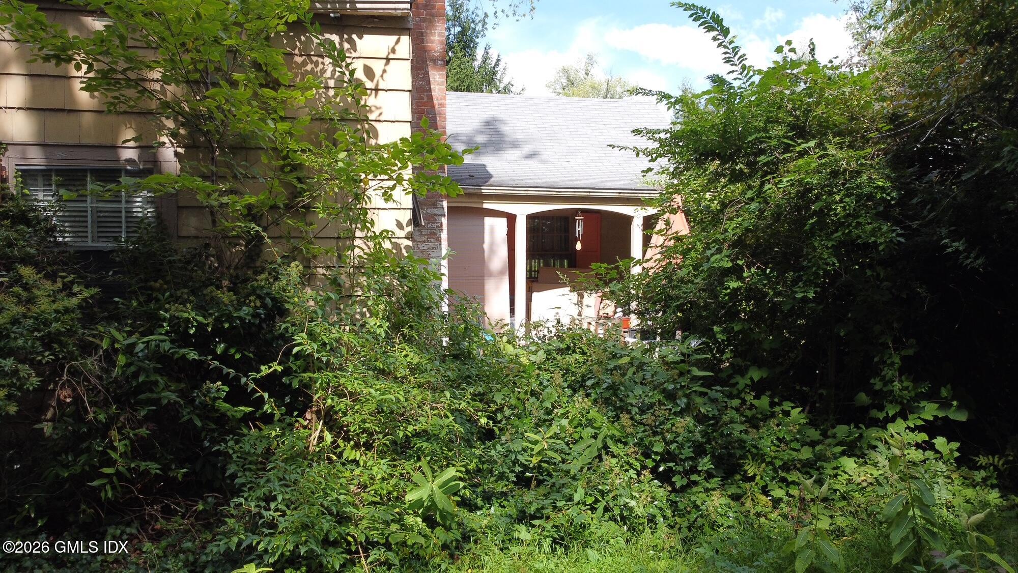 6 Lincoln Avenue