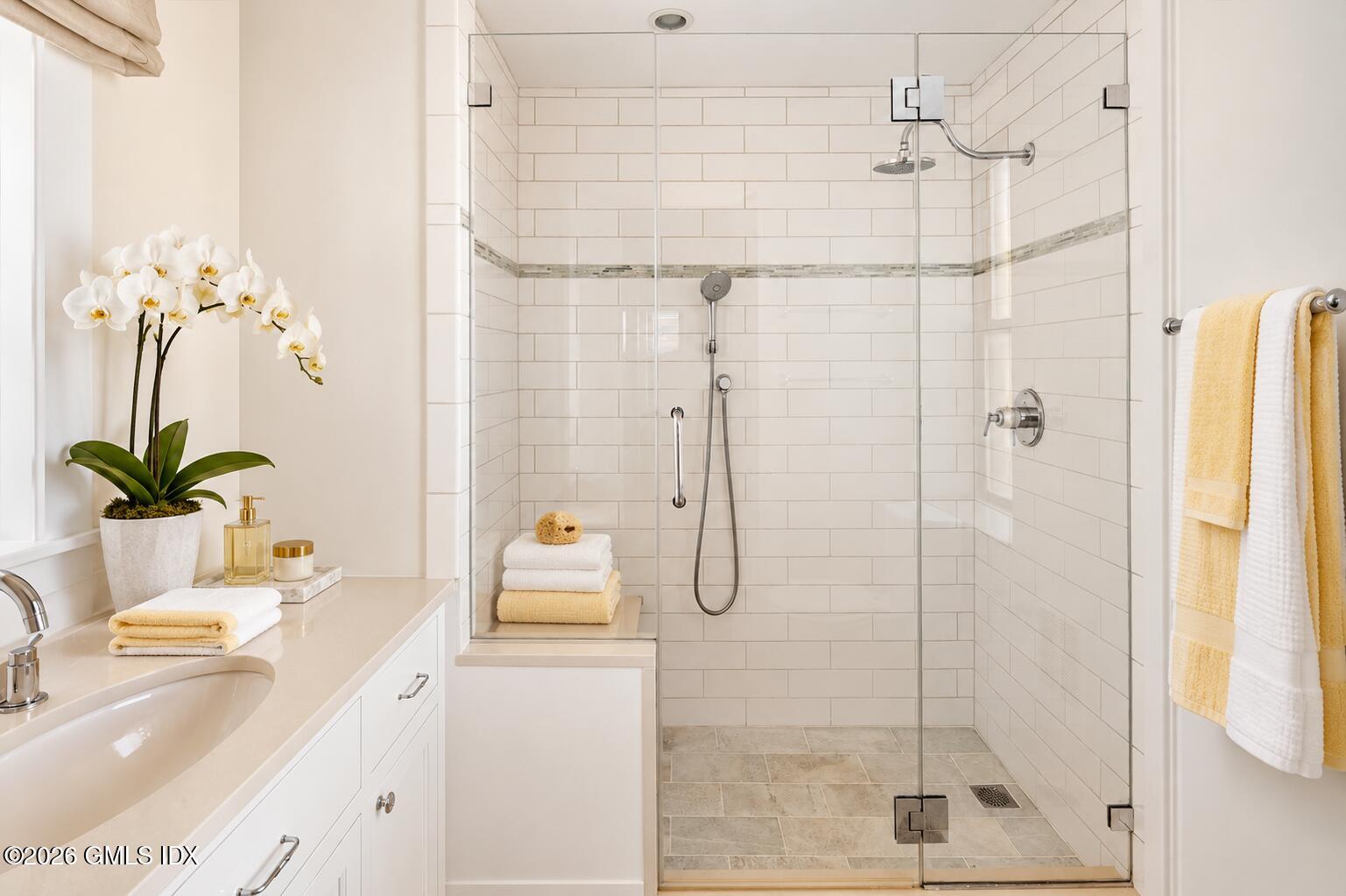 40 W Elm Street APT 4G