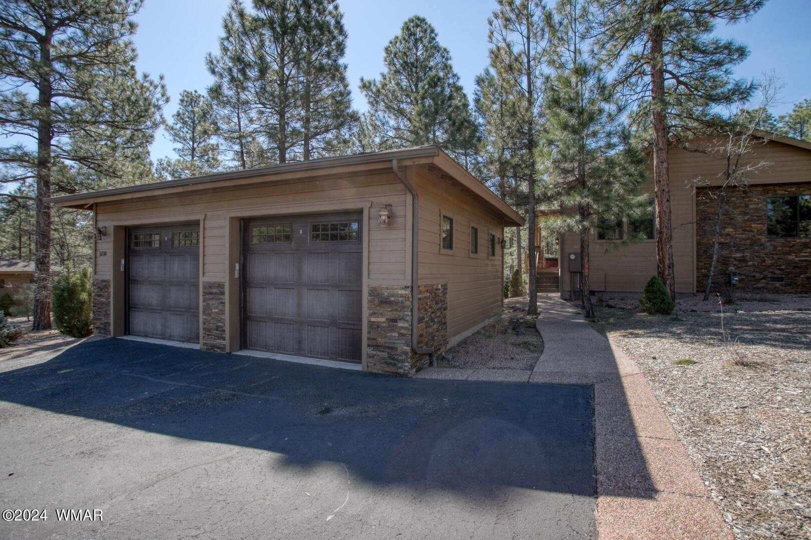 3220 W Black Oak Loop