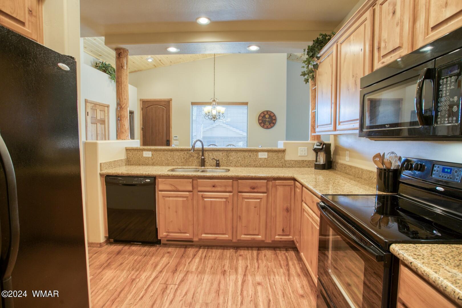 3220 W Black Oak Loop