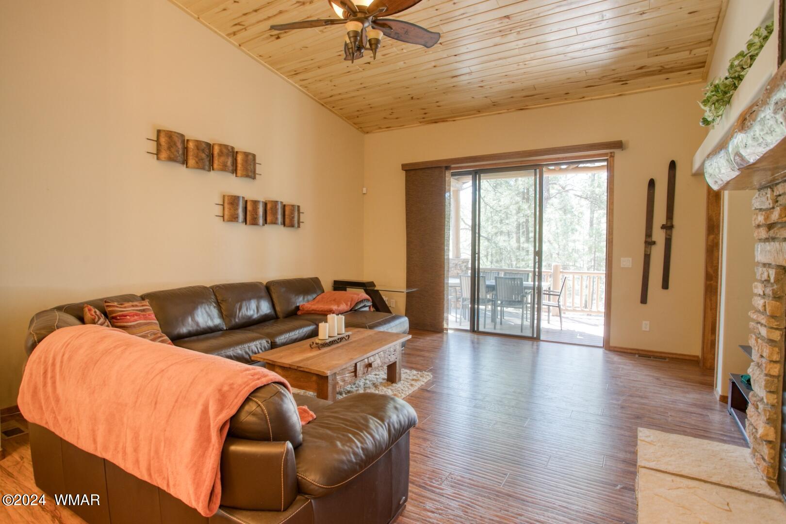 3220 W Black Oak Loop