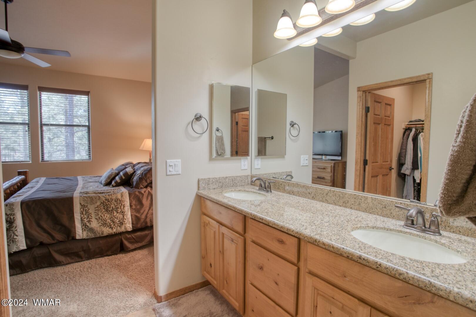 3220 W Black Oak Loop