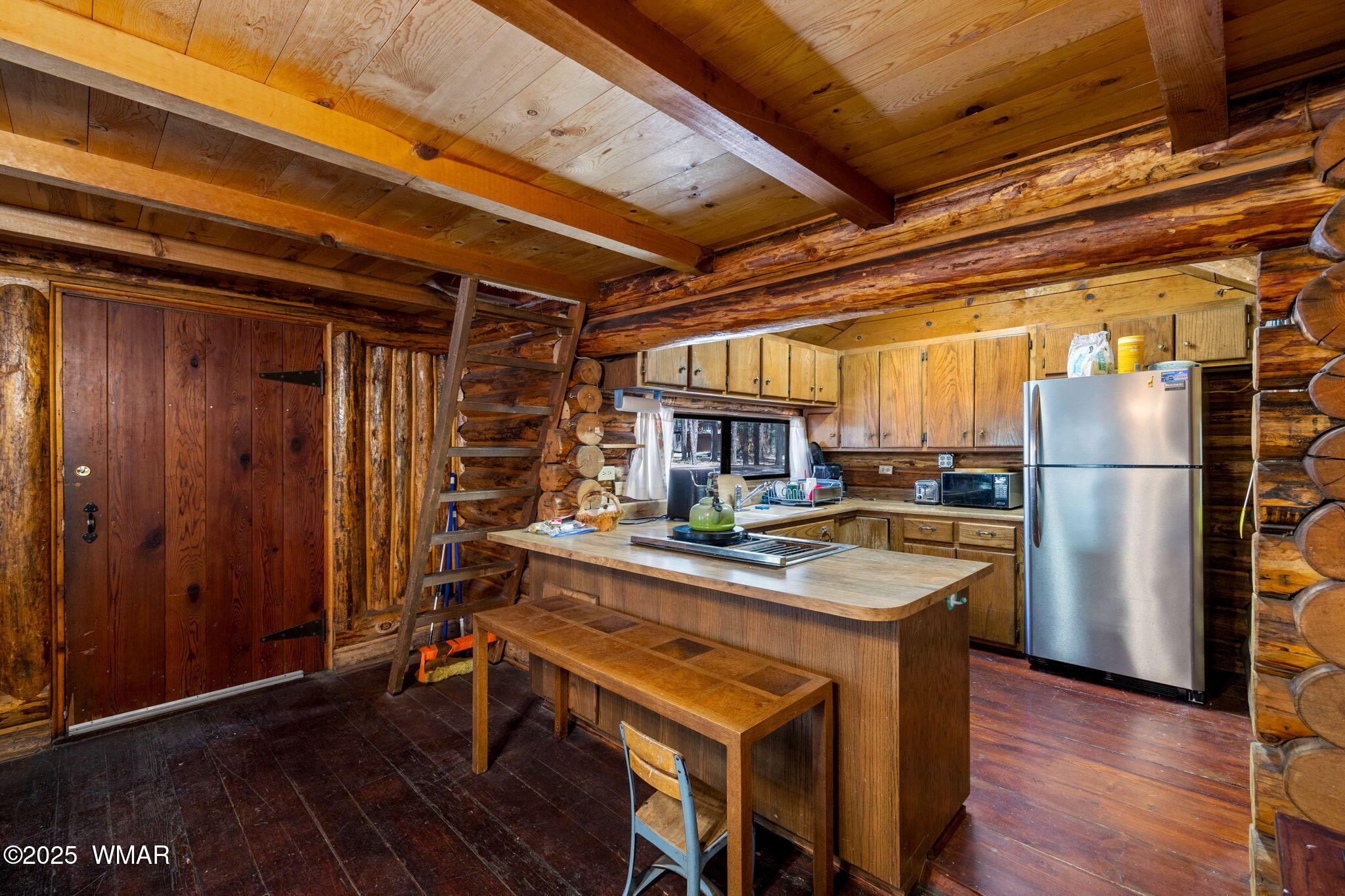 1137 W Hummingbird Circle