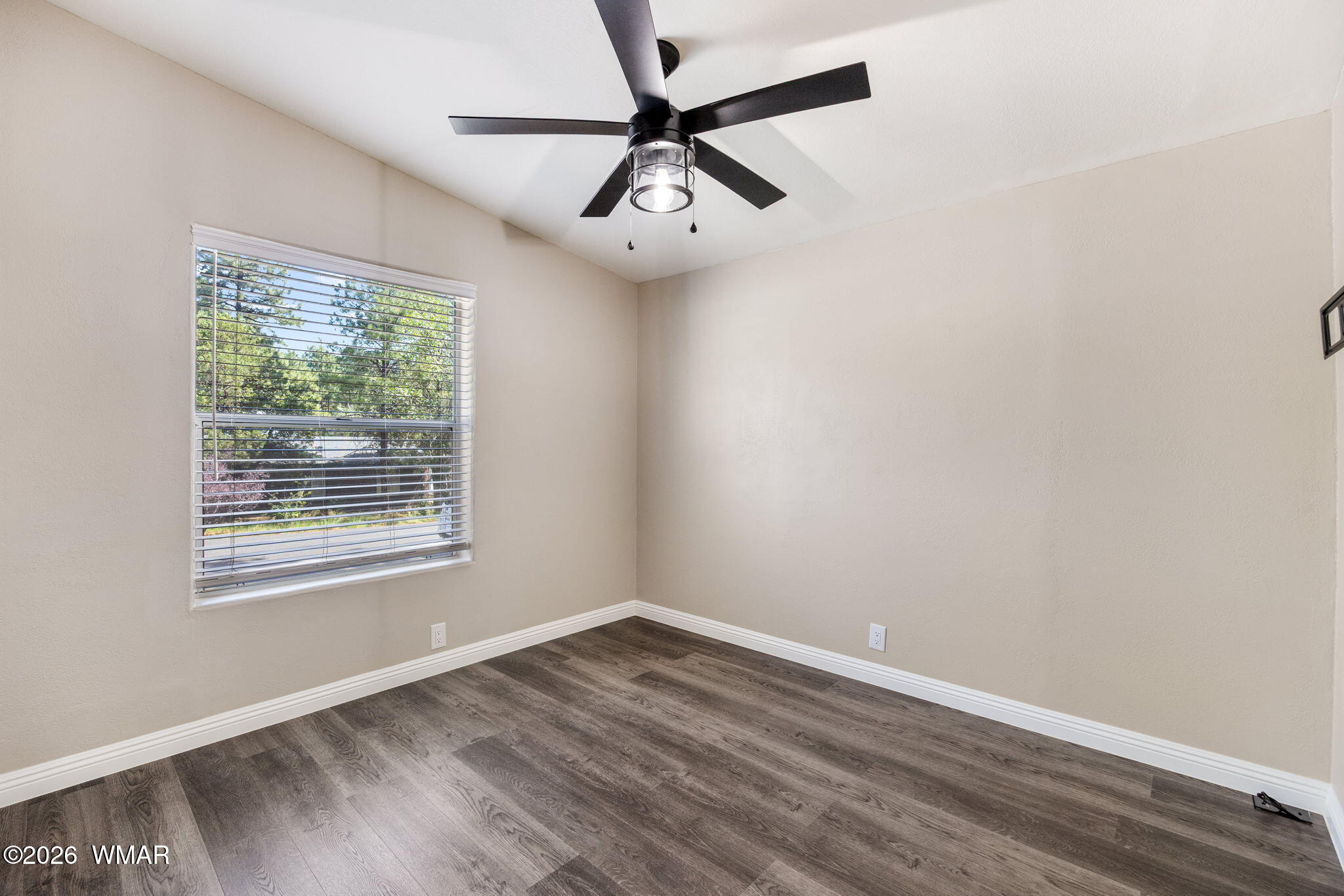 2937 W Whipple
