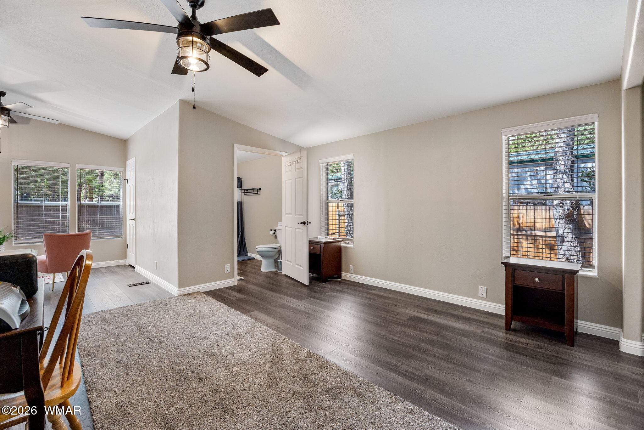 2937 W Whipple