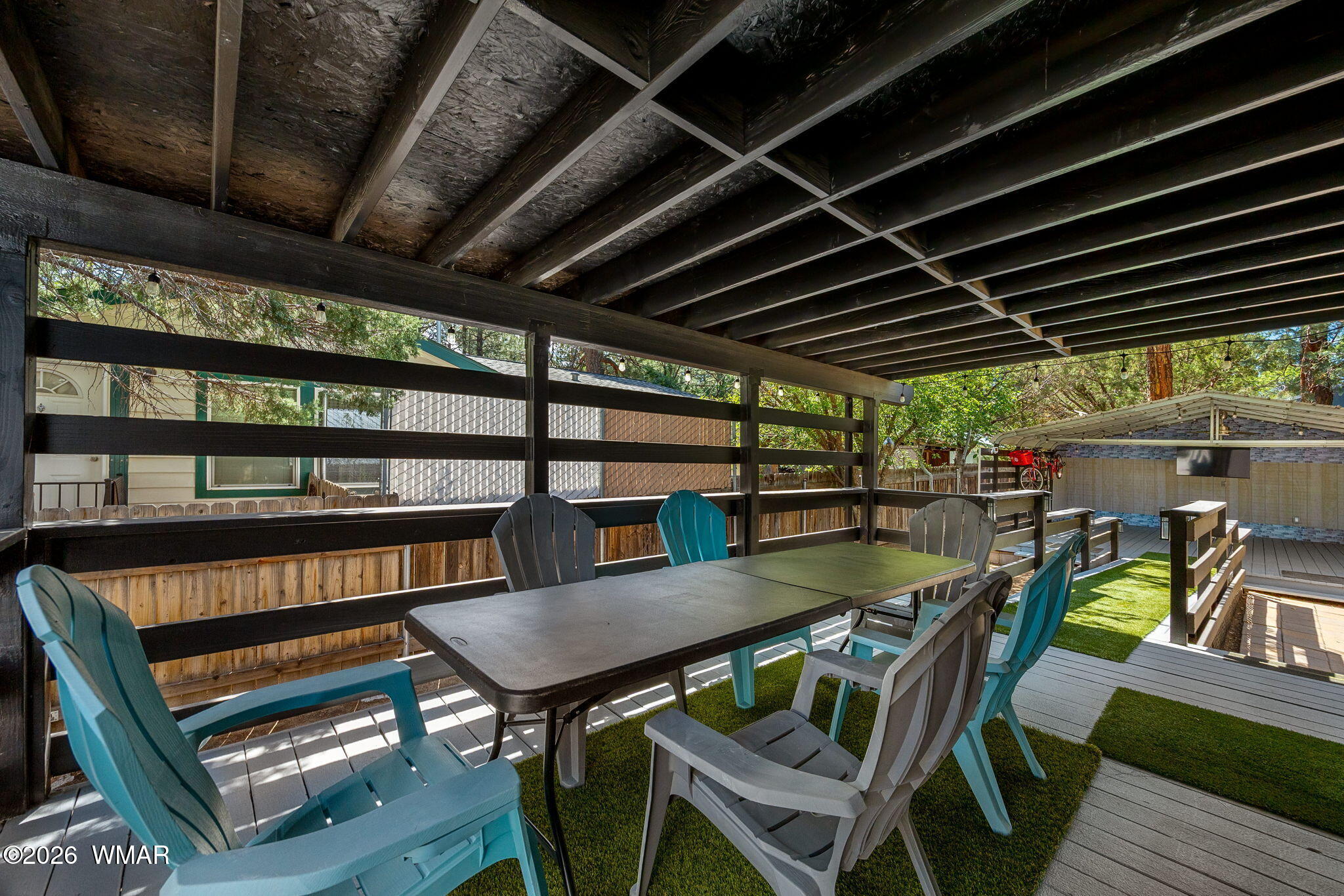 2937 W Whipple