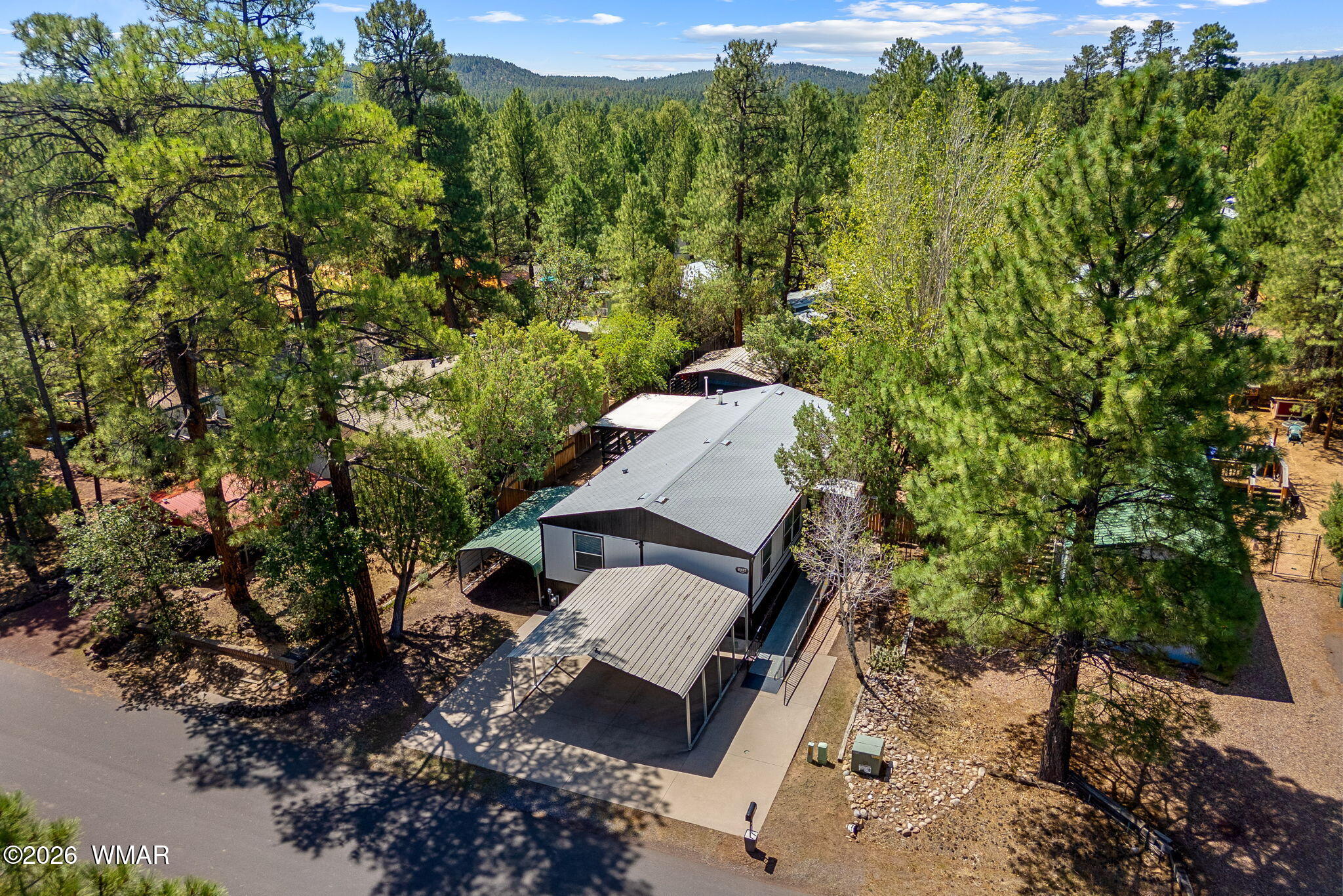 2937 W Whipple